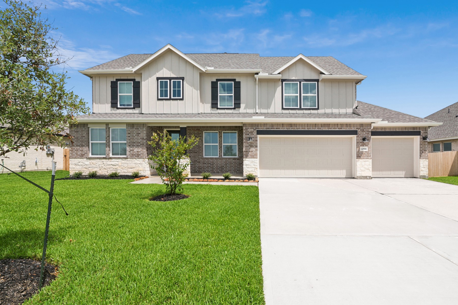 12614 Old Fashion Circle Property Photo 1