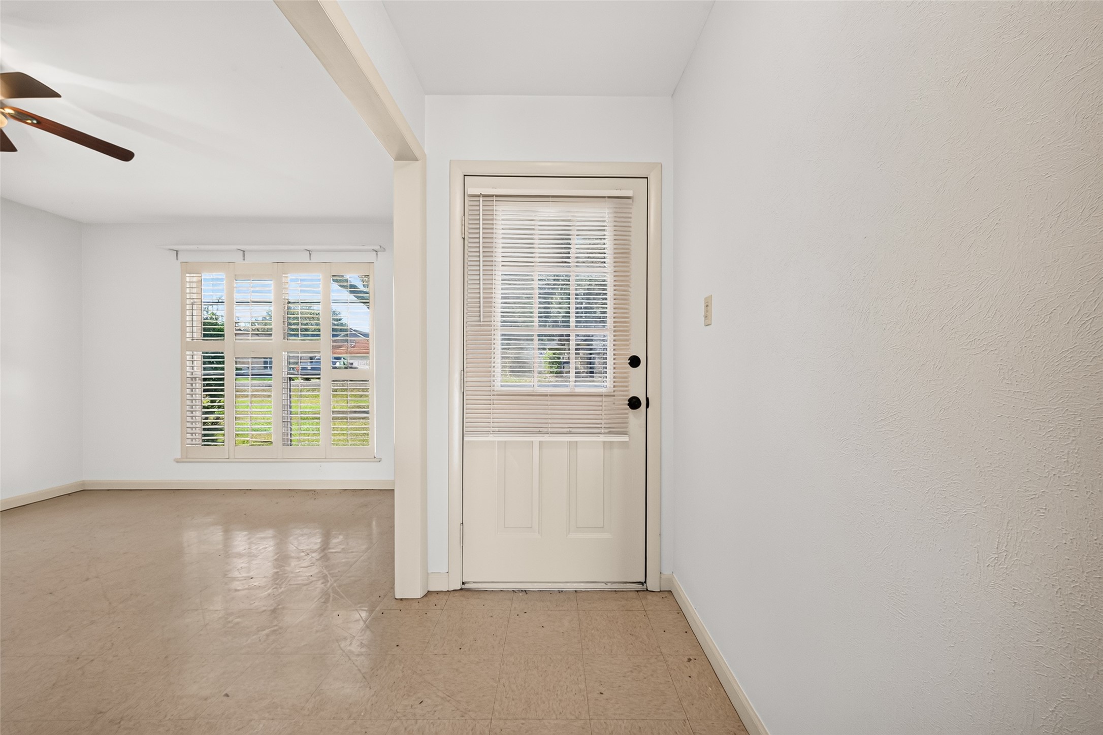 9231 Kostelnik Street Property Photo 11
