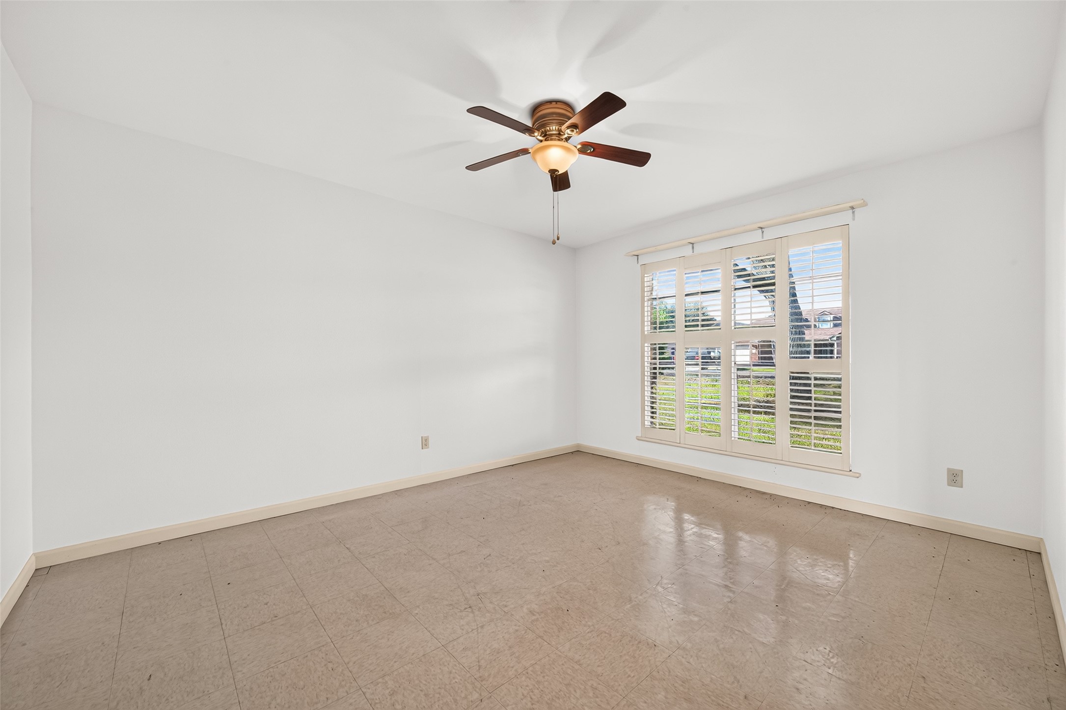 9231 Kostelnik Street Property Photo 12
