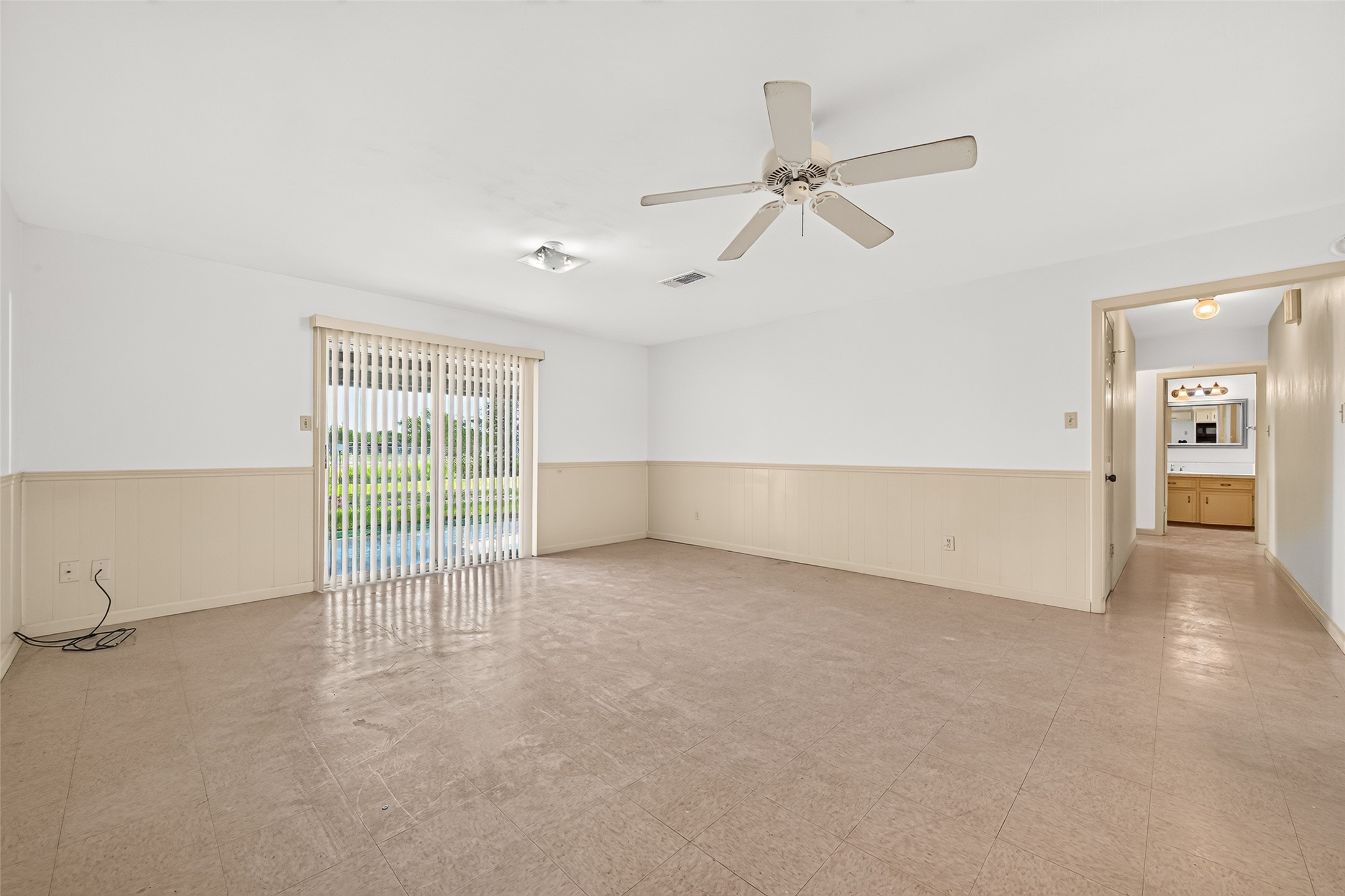 9231 Kostelnik Street Property Photo 22