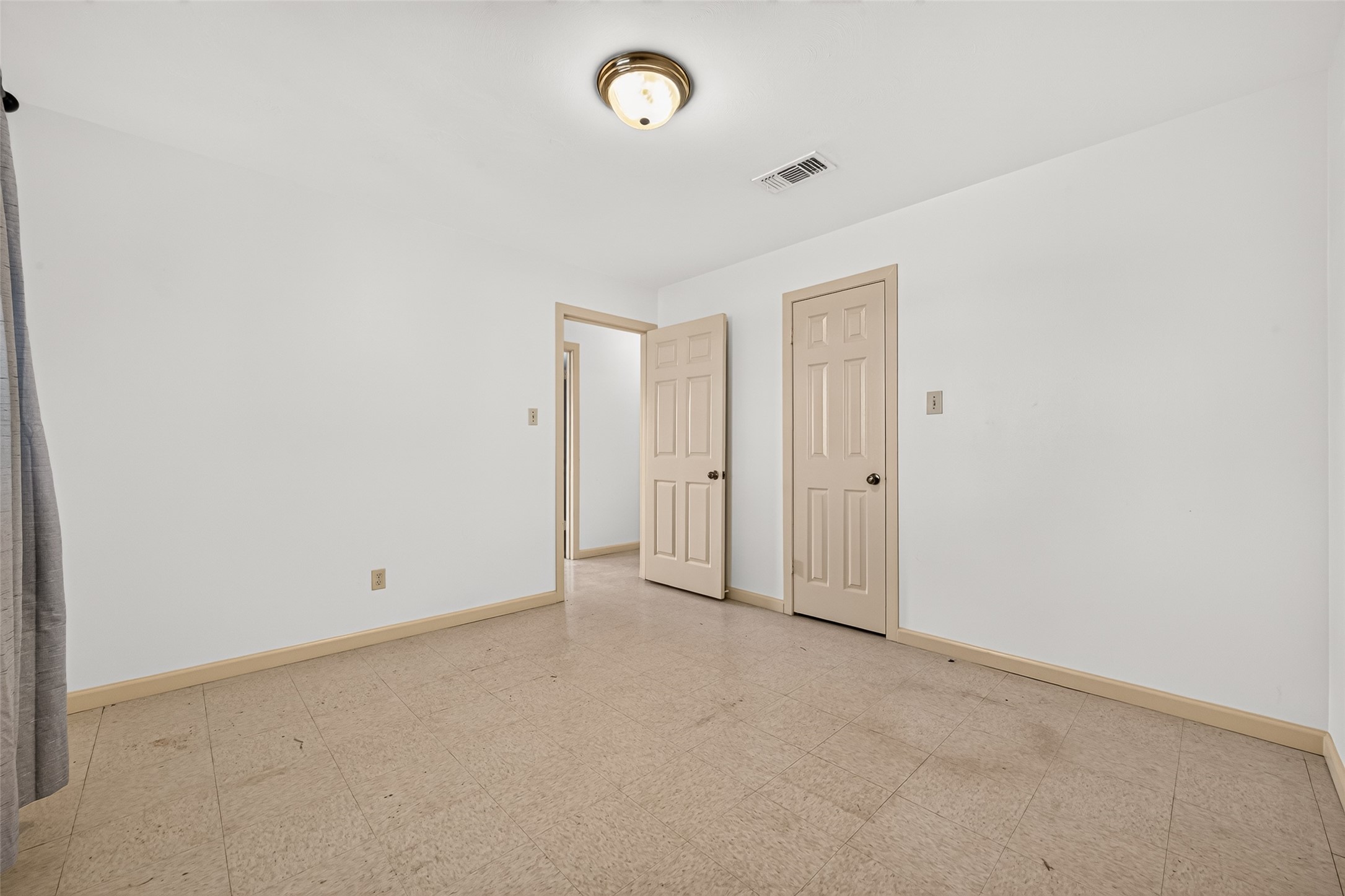 9231 Kostelnik Street Property Photo 32