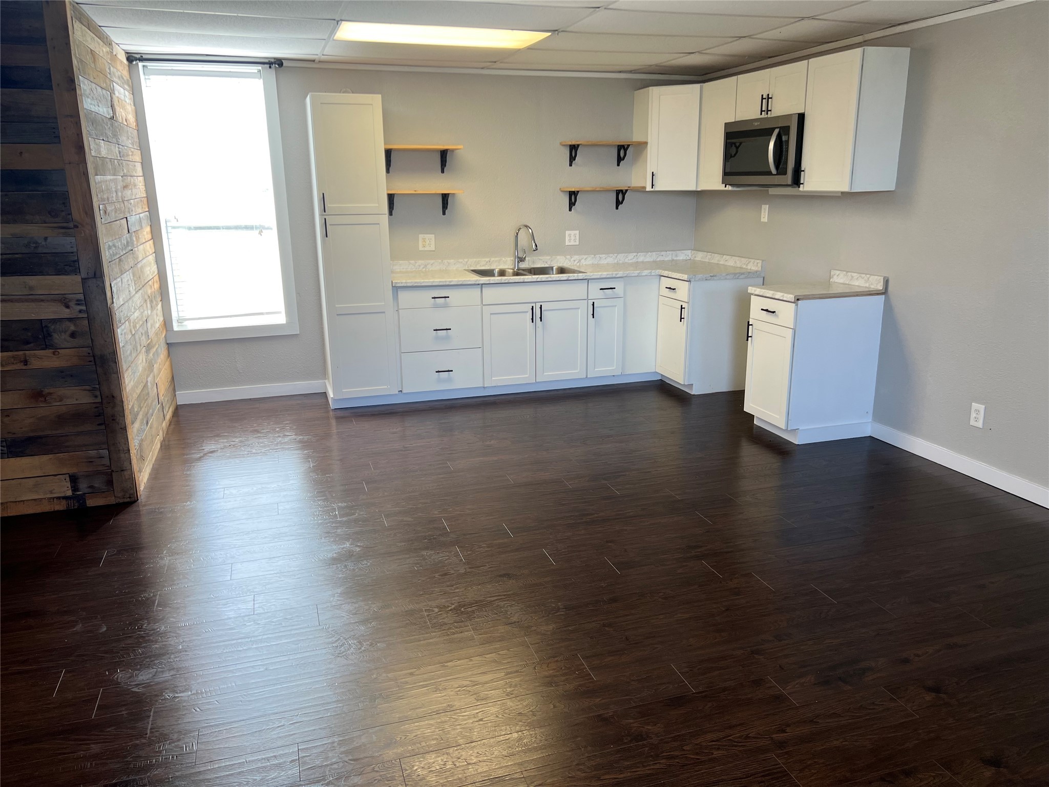601 W Oakland Avenue Property Photo 5
