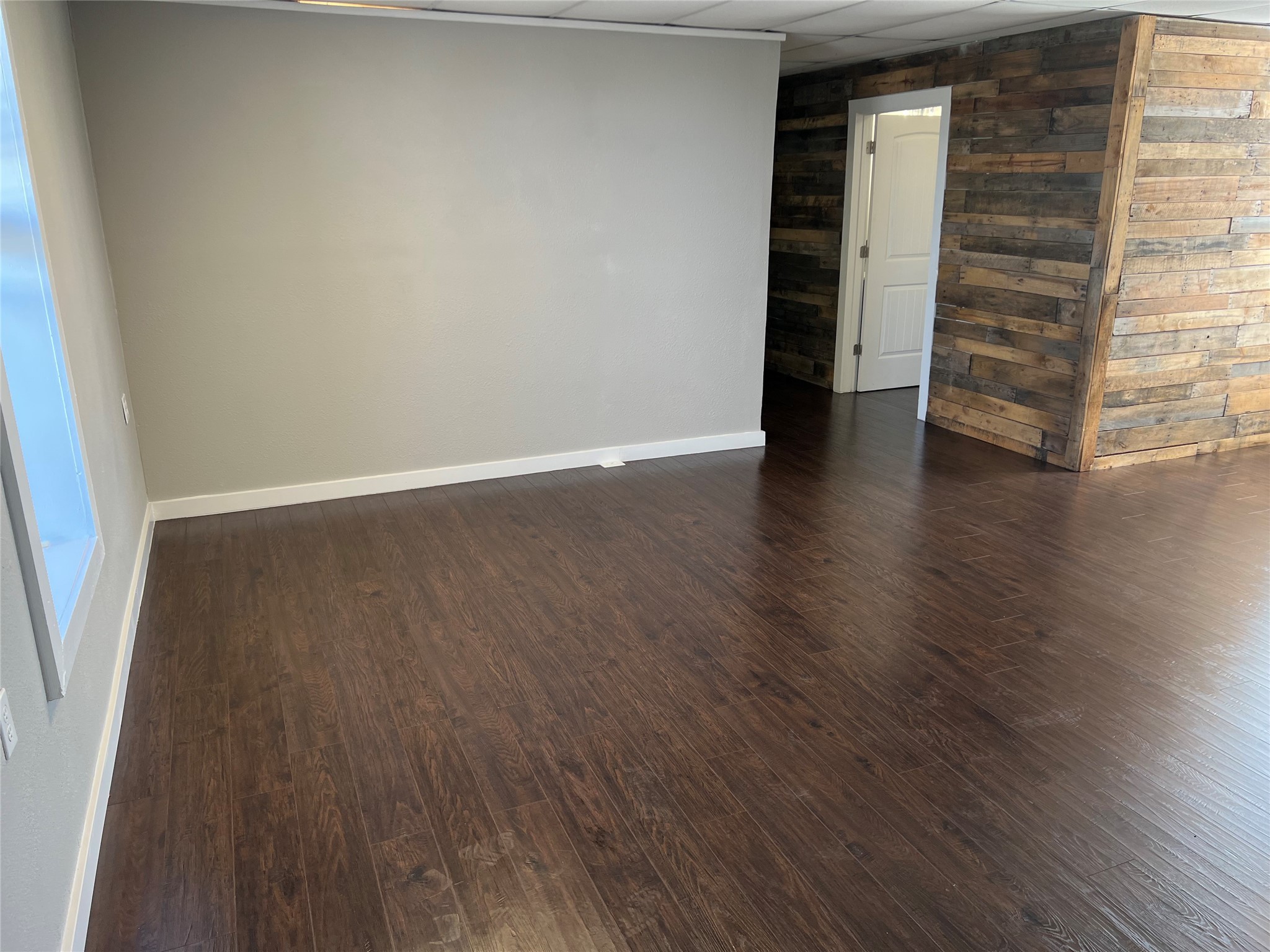 601 W Oakland Avenue Property Photo 6