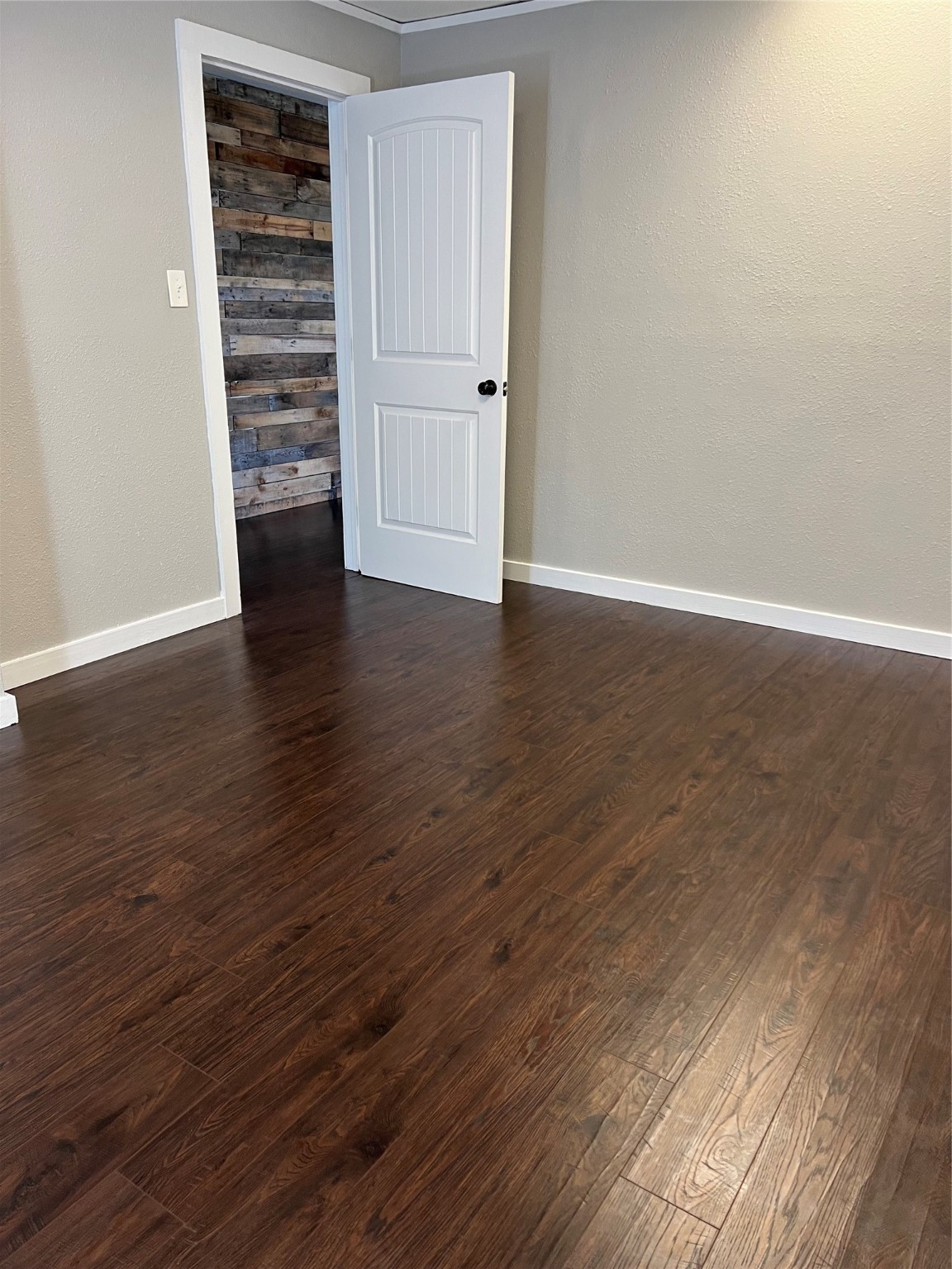 601 W Oakland Avenue Property Photo 8