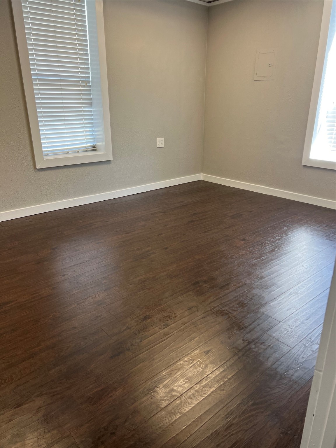 601 W Oakland Avenue Property Photo 9