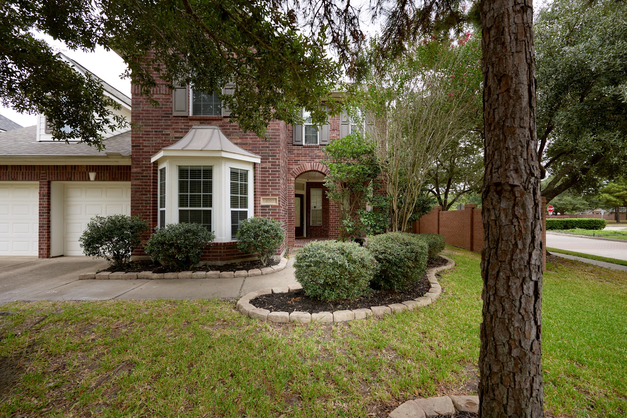 4702 Lawton Bend Lane E Property Photo 2