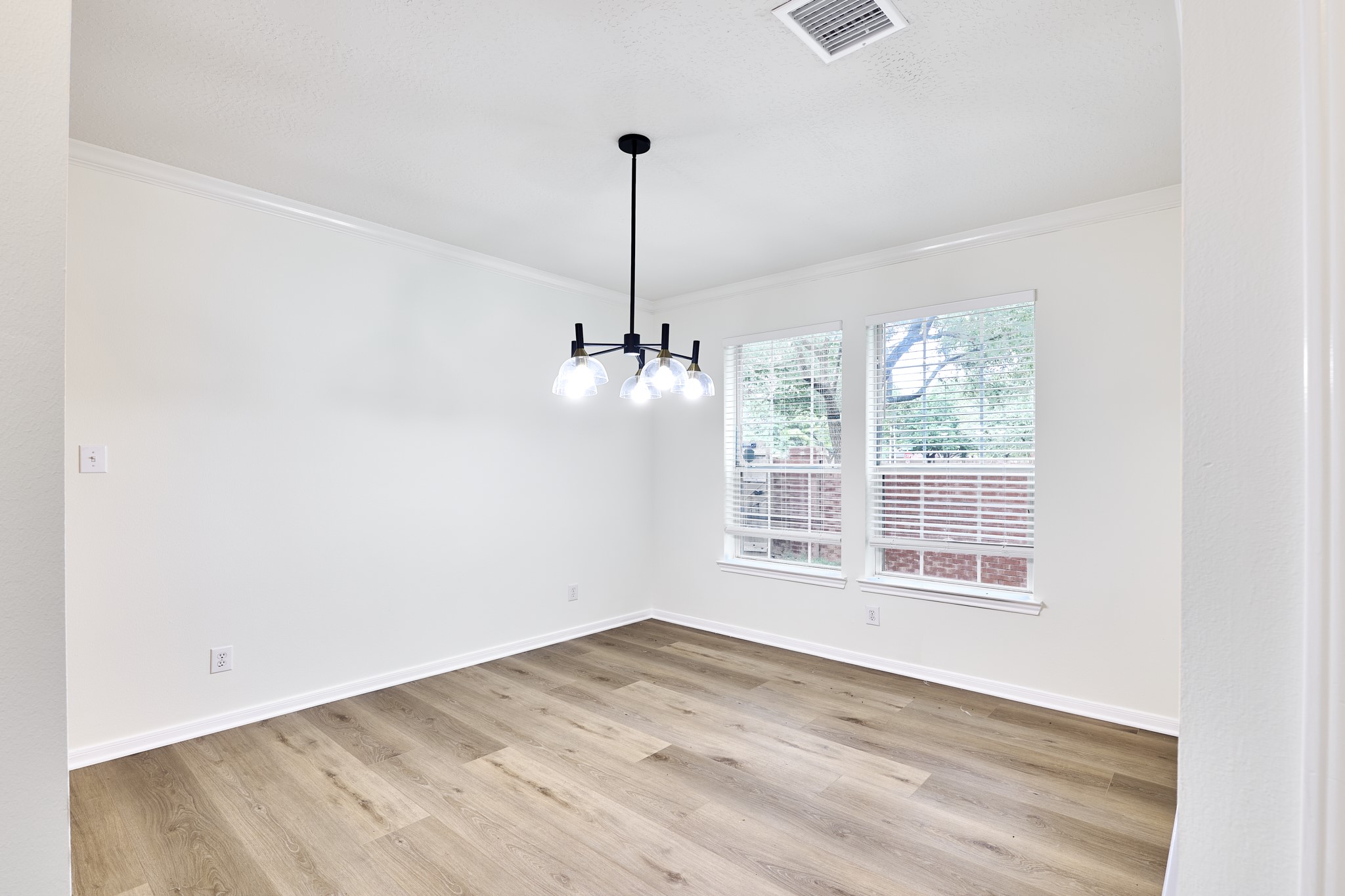 4702 Lawton Bend Lane E Property Photo 7
