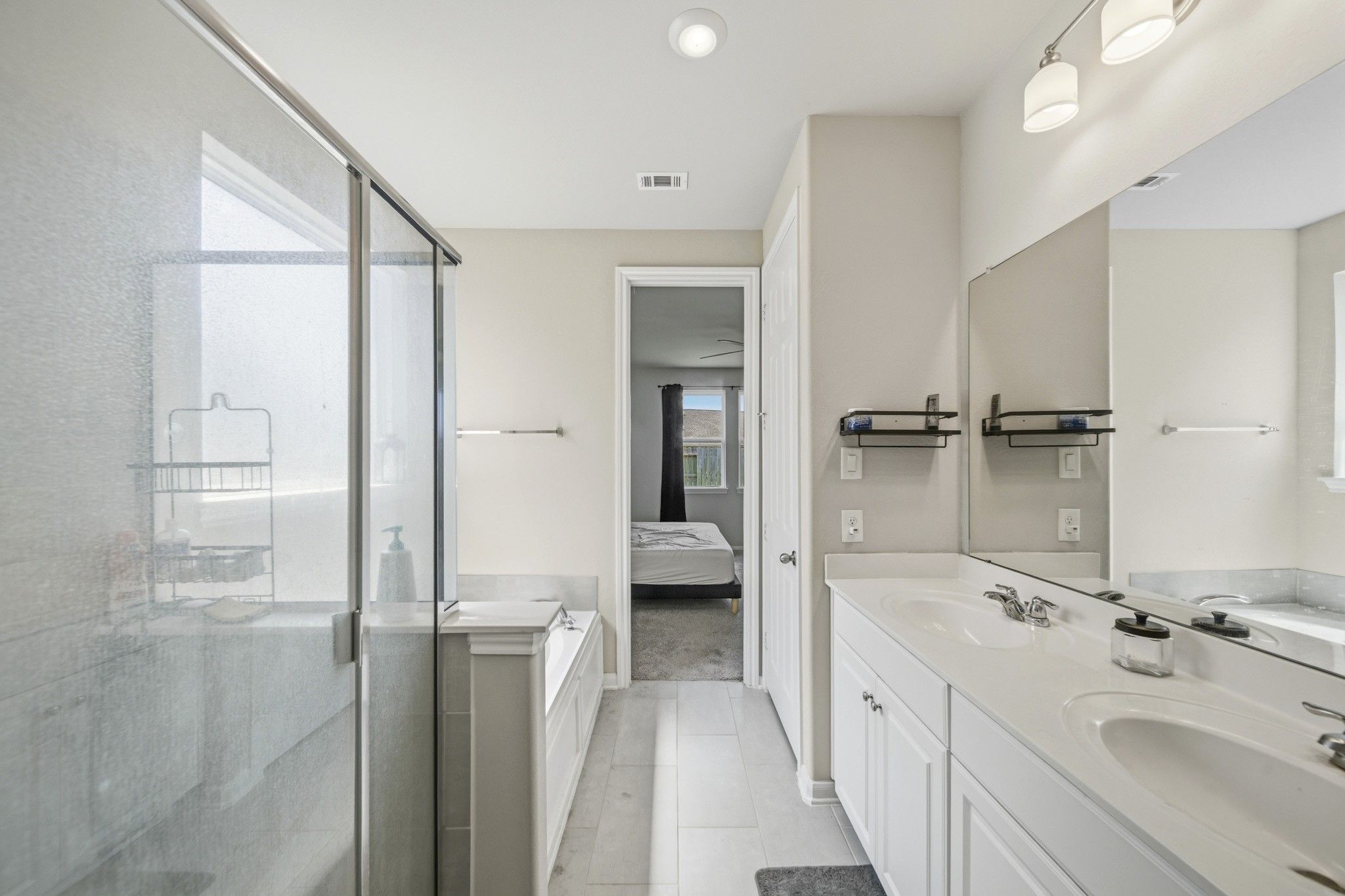 2420 Solaris Bend Dr Property Photo 15