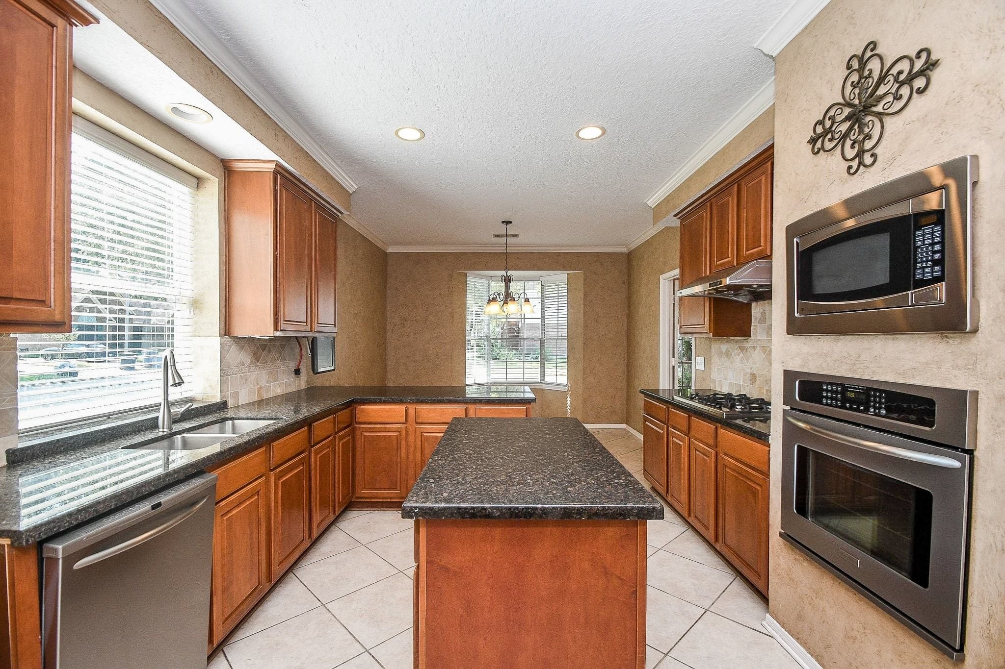 19002 Appletree Hill Lane Property Photo 3