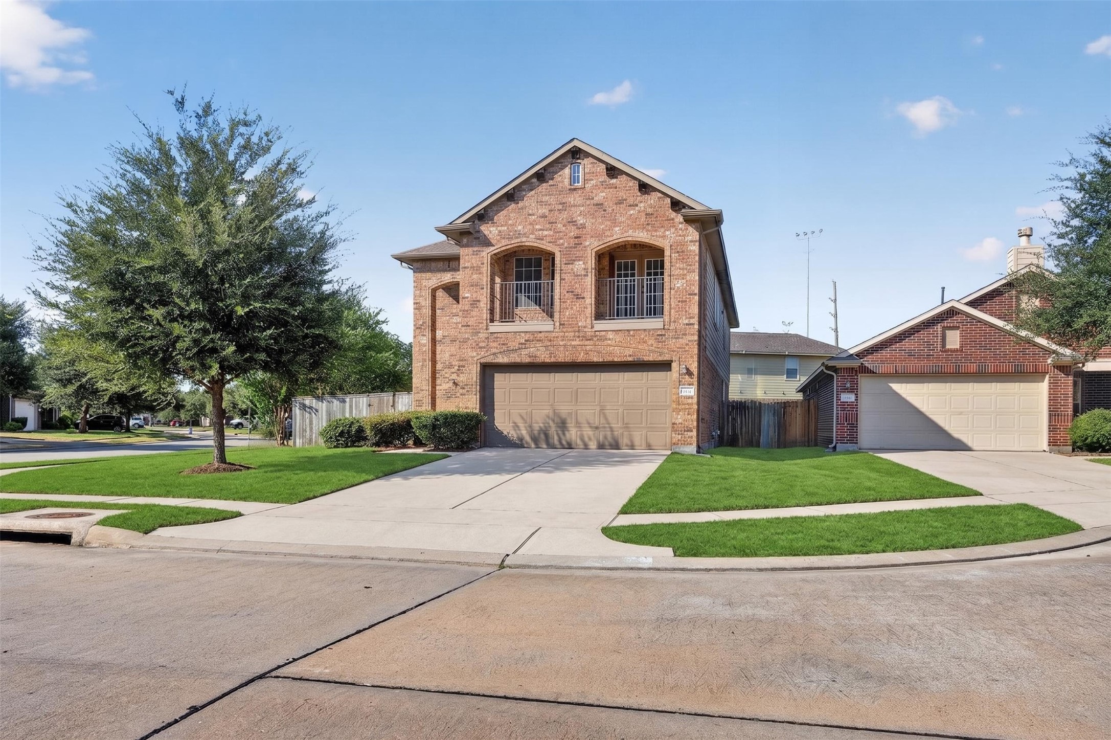 2403 Summers Glen Court Property Photo 3