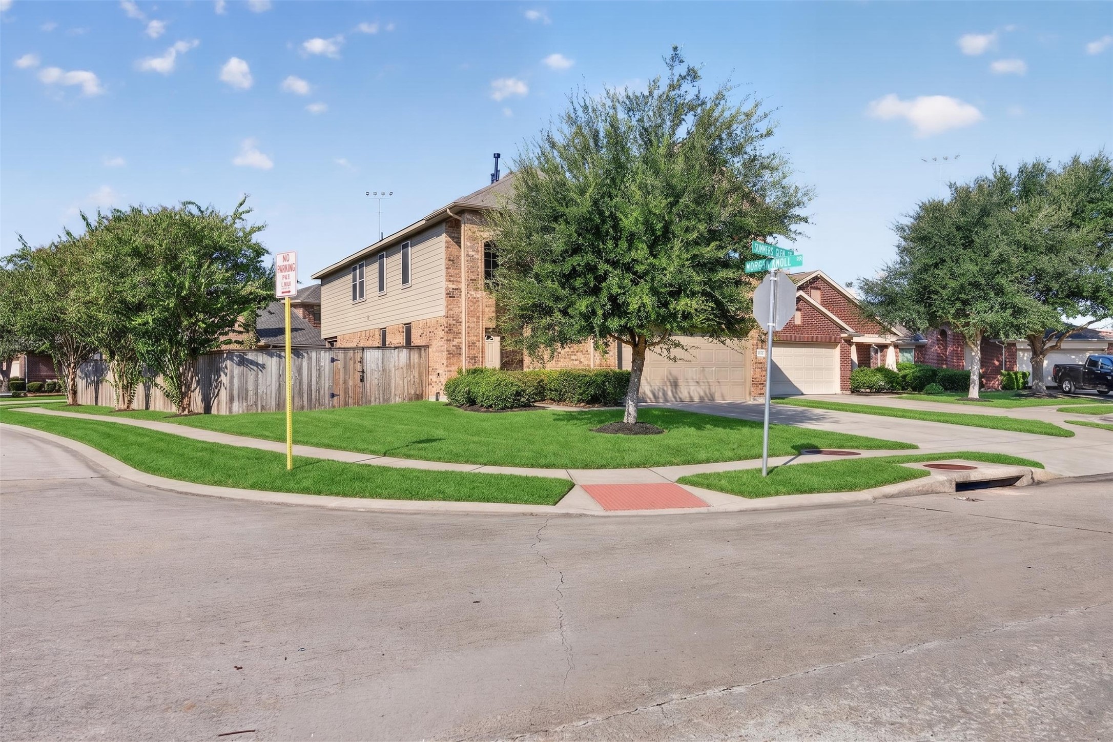 2403 Summers Glen Court Property Photo 4