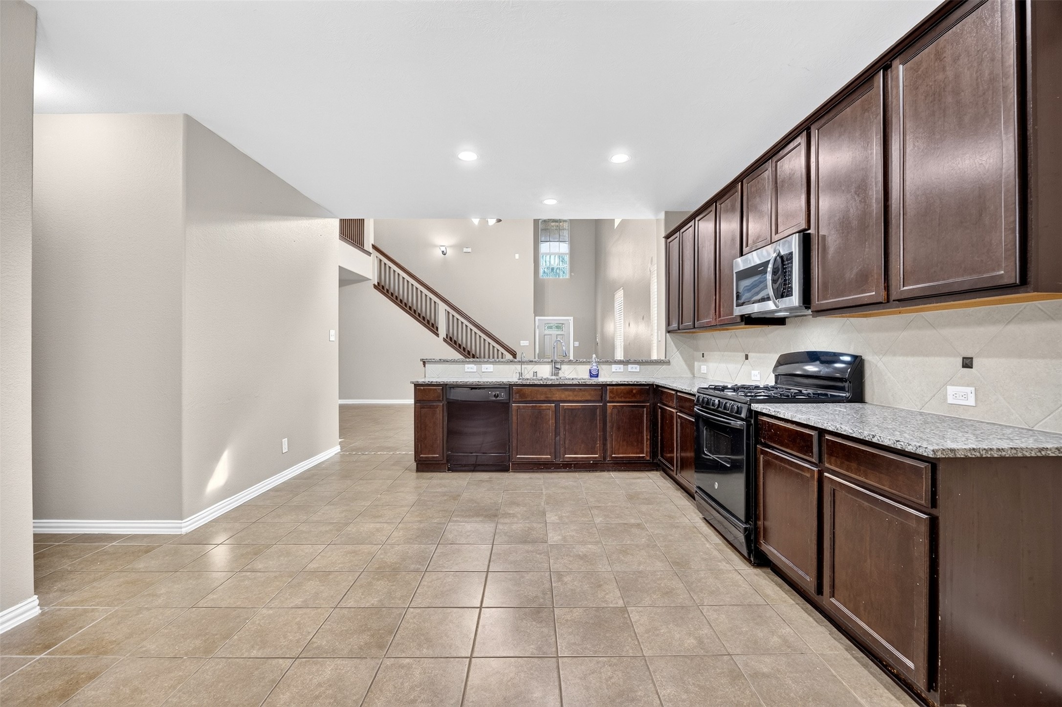 2403 Summers Glen Court Property Photo 14
