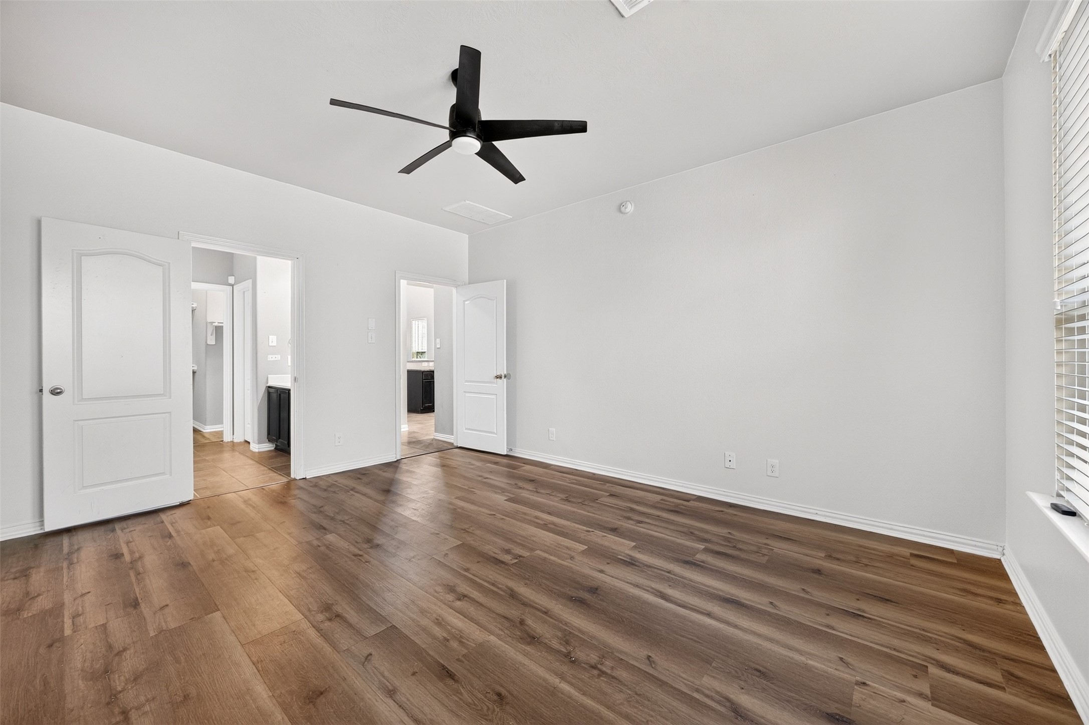 2403 Summers Glen Court Property Photo 18