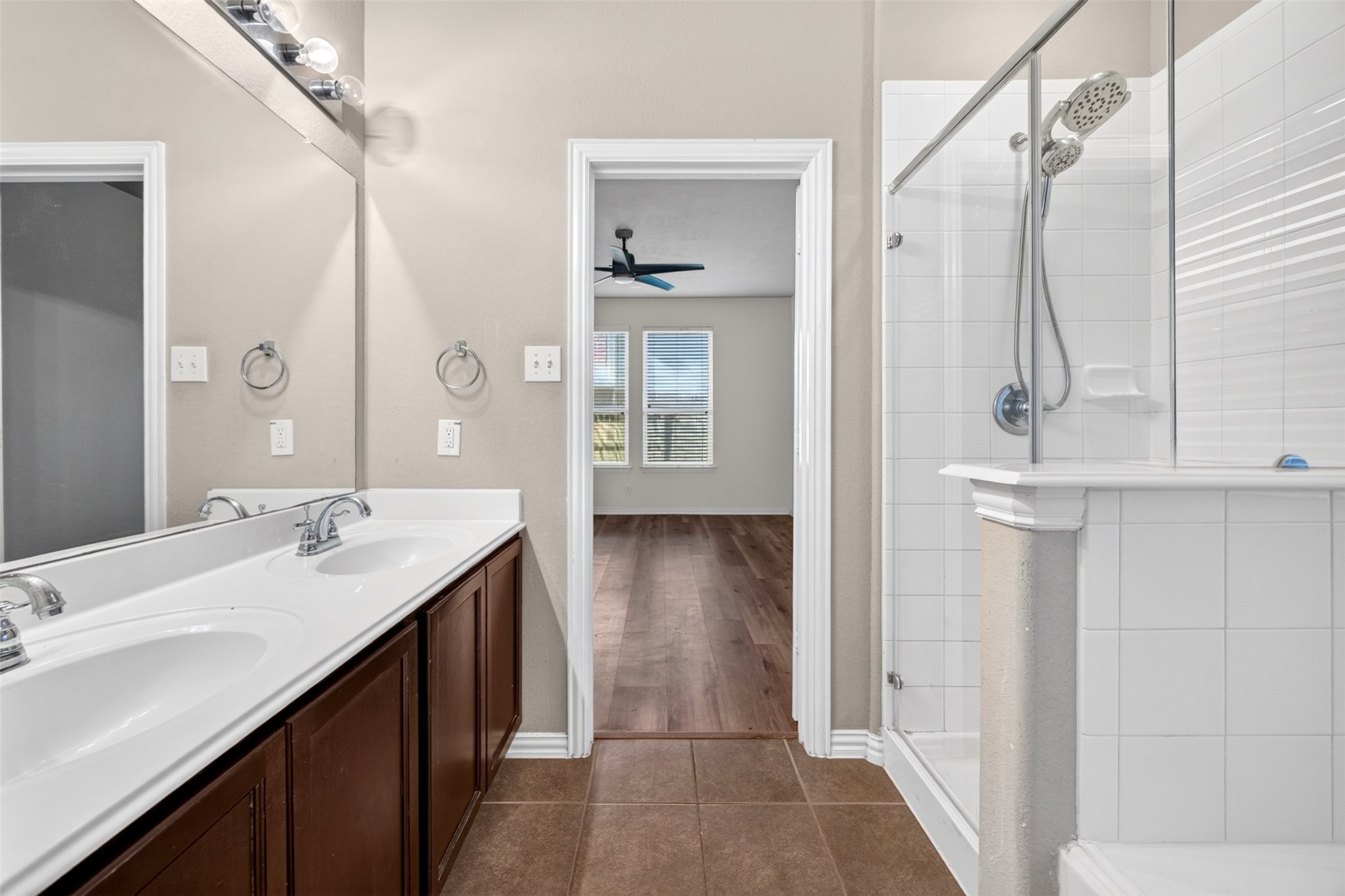 2403 Summers Glen Court Property Photo 19