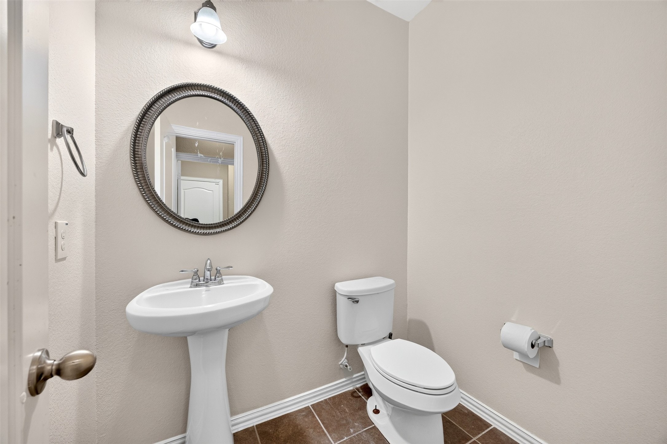 2403 Summers Glen Court Property Photo 23