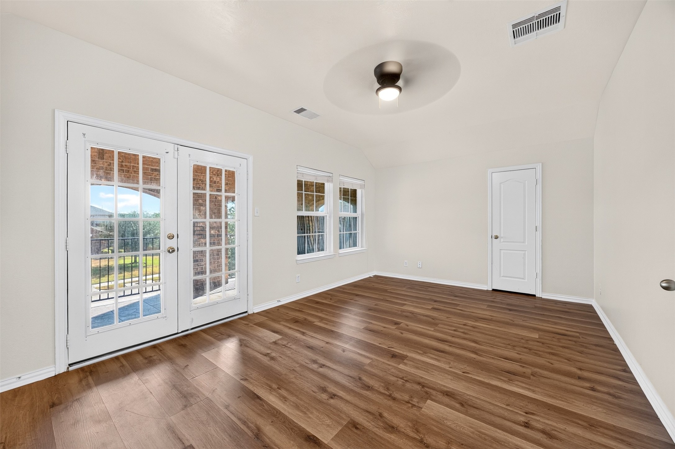 2403 Summers Glen Court Property Photo 28