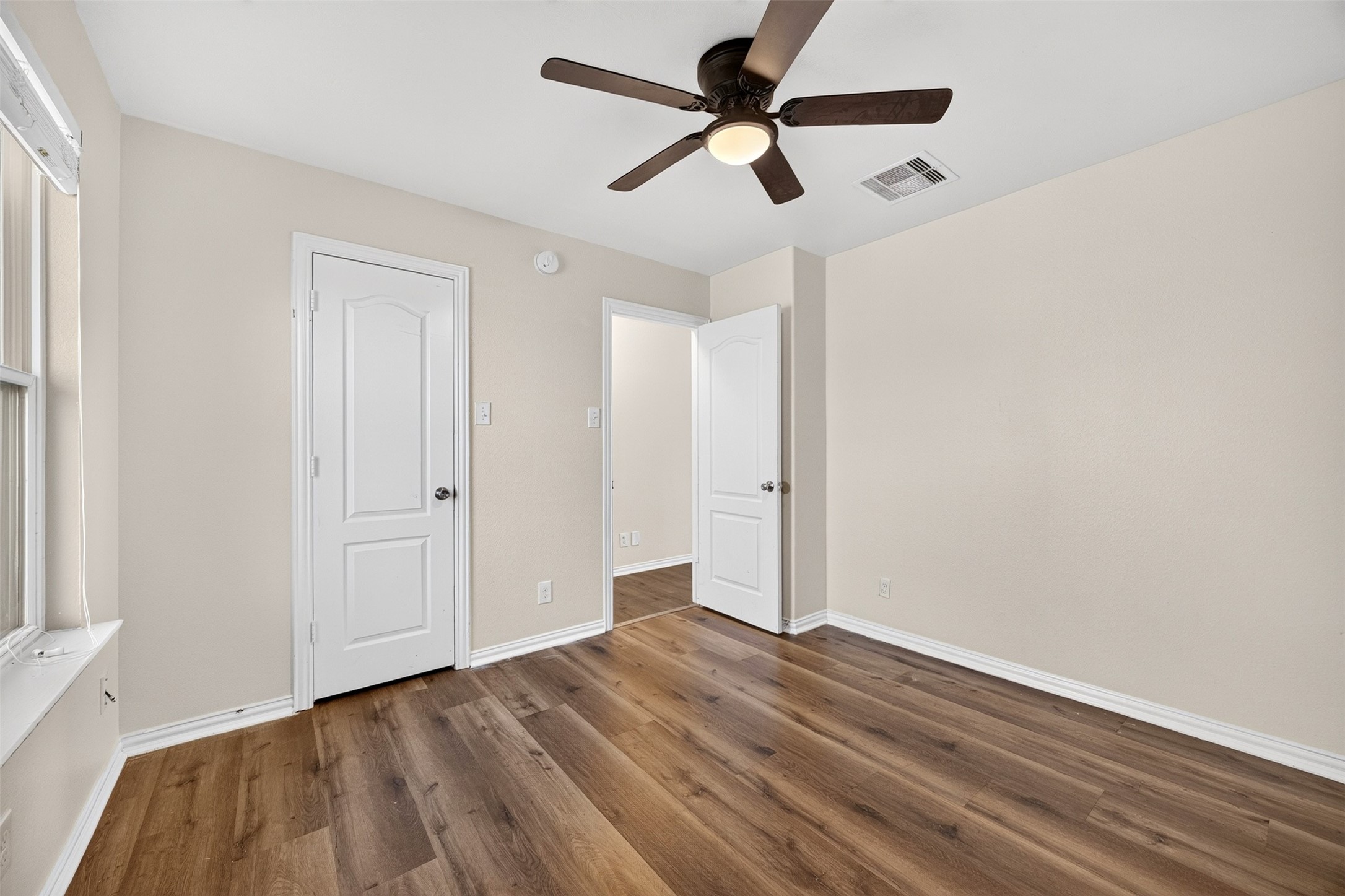 2403 Summers Glen Court Property Photo 33