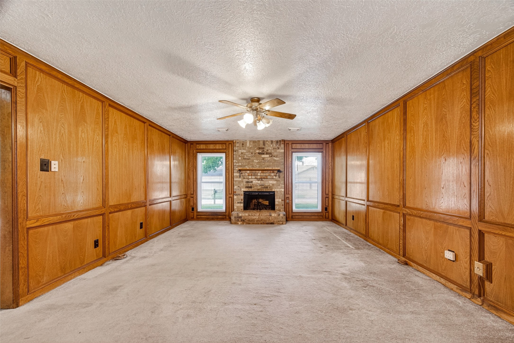 4214 Parkland Street Property Photo 6