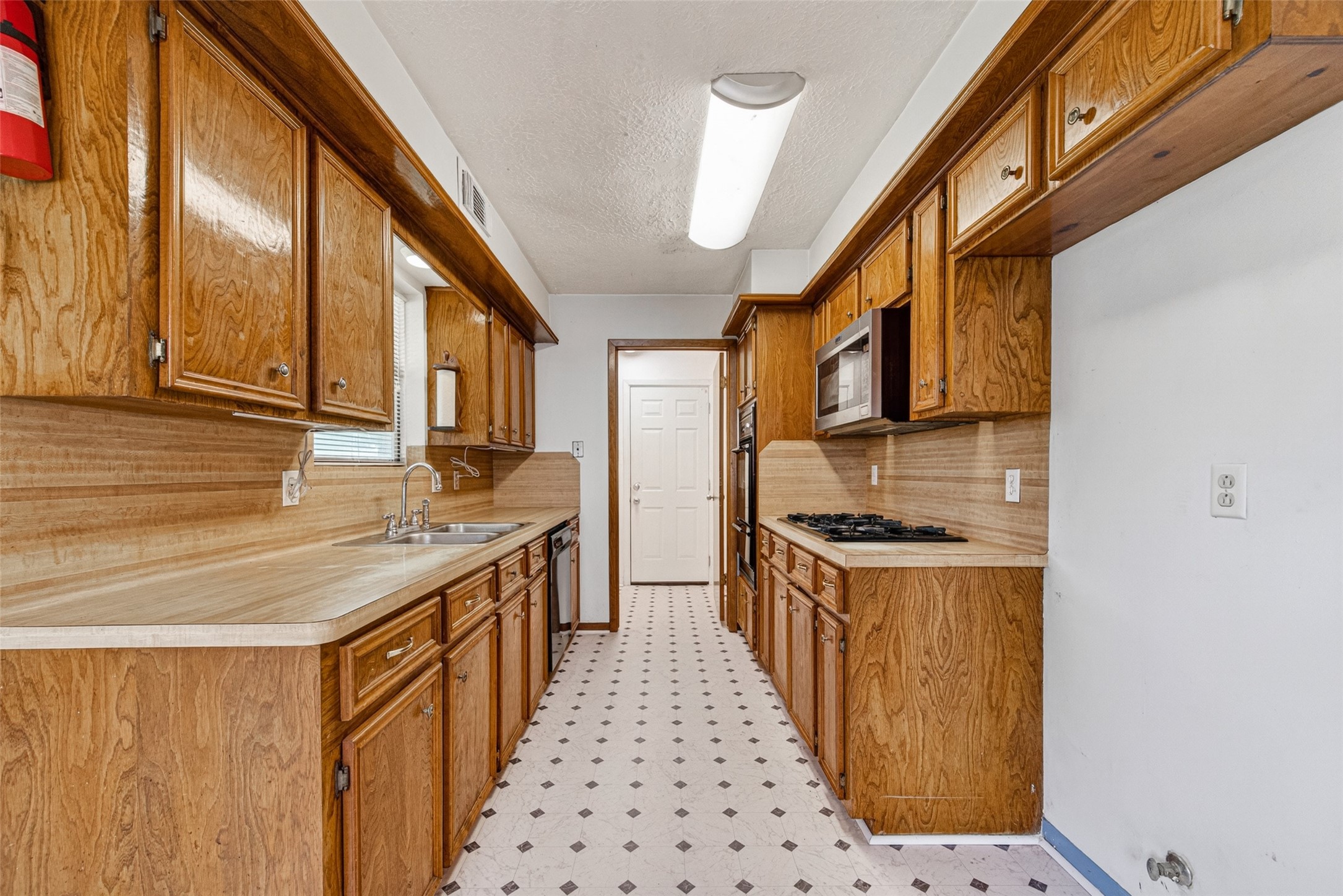 4214 Parkland Street Property Photo 12