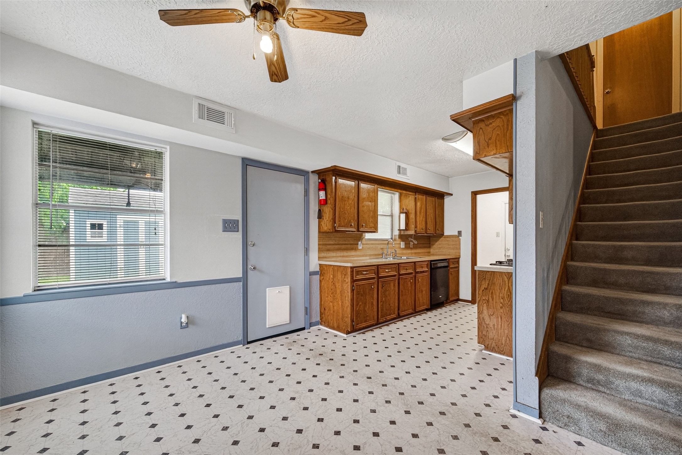 4214 Parkland Street Property Photo 17
