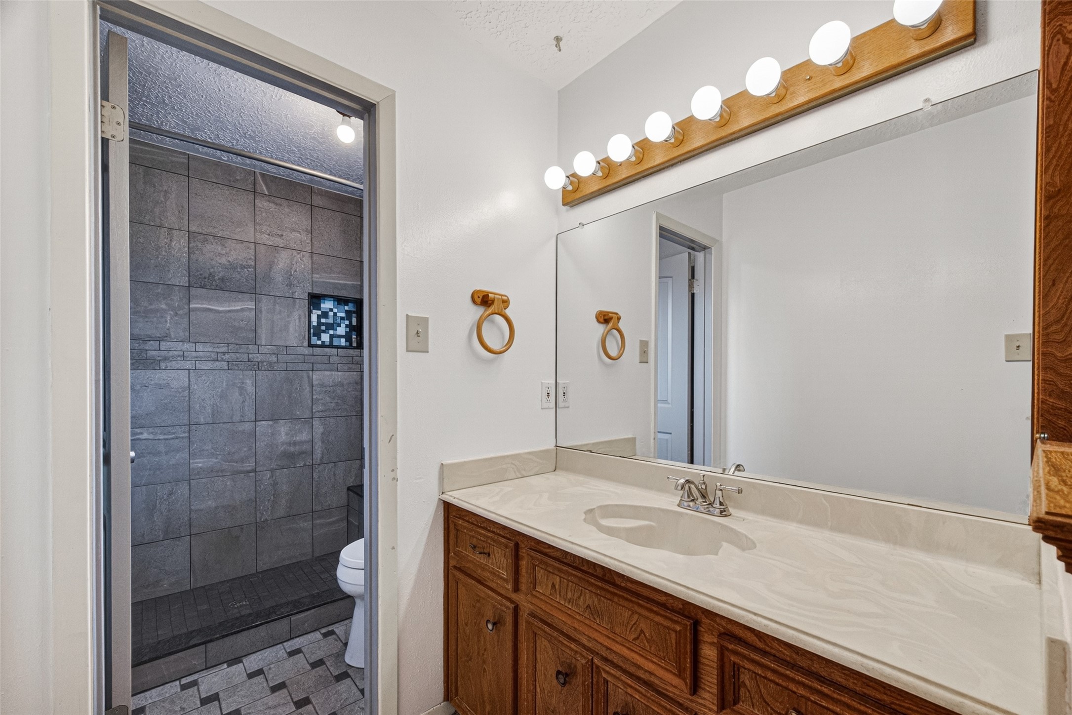 4214 Parkland Street Property Photo 35