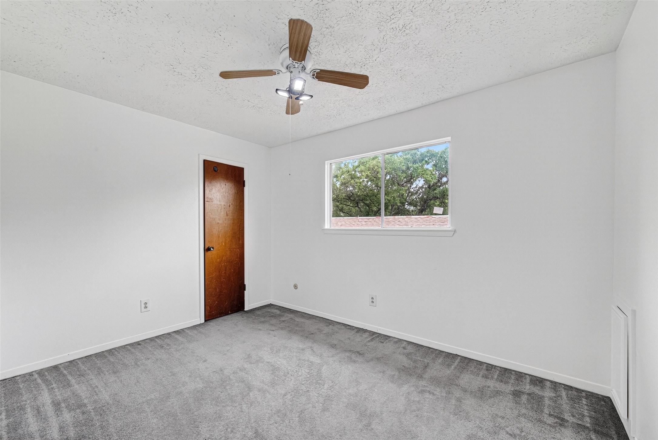 4214 Parkland Street Property Photo 36
