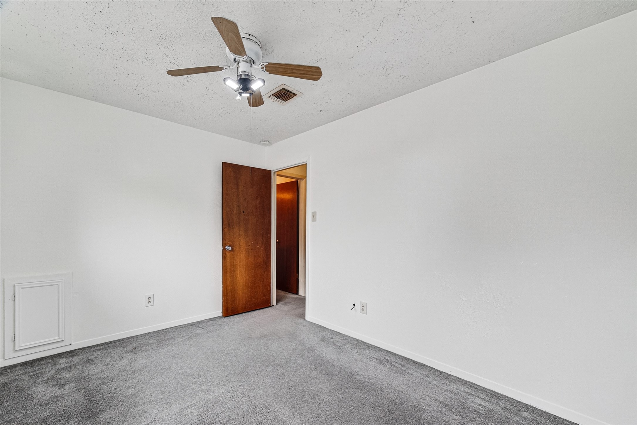 4214 Parkland Street Property Photo 38