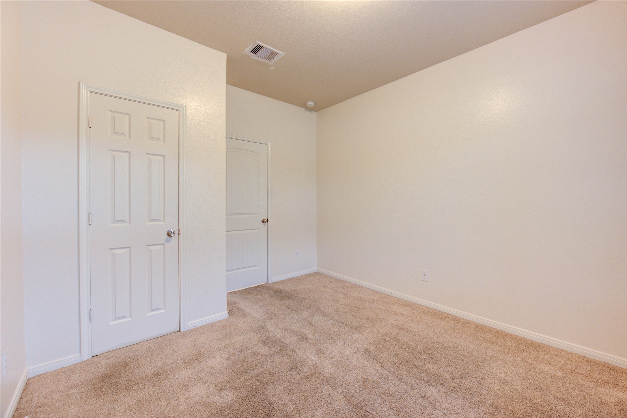 734 Mill Spring Court Property Photo 6