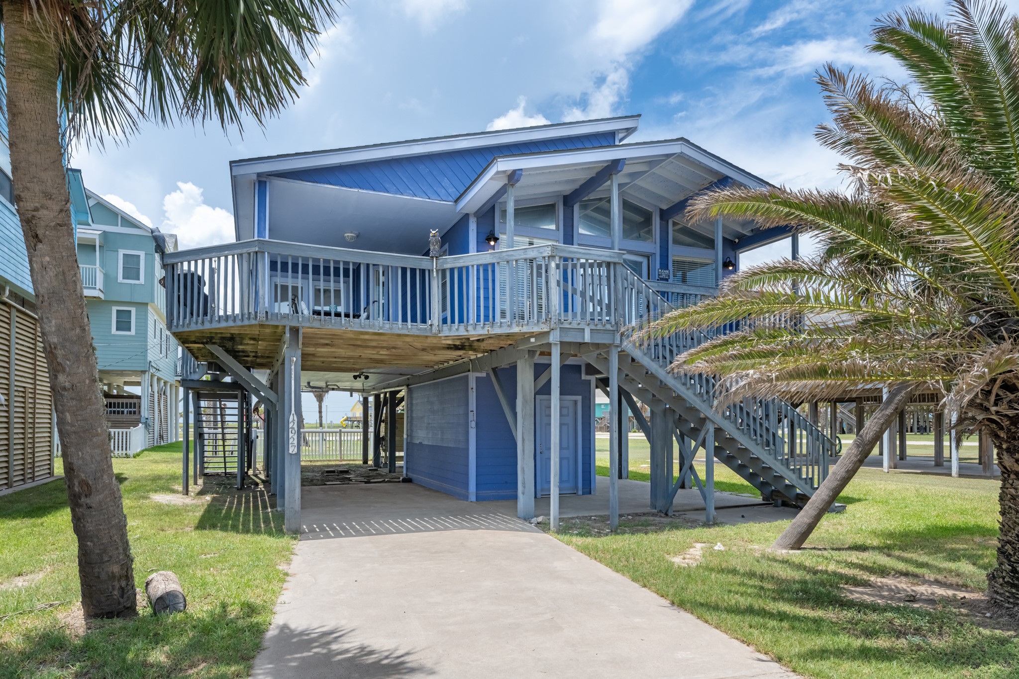 12927 Buccaneer Parkway Property Photo 2