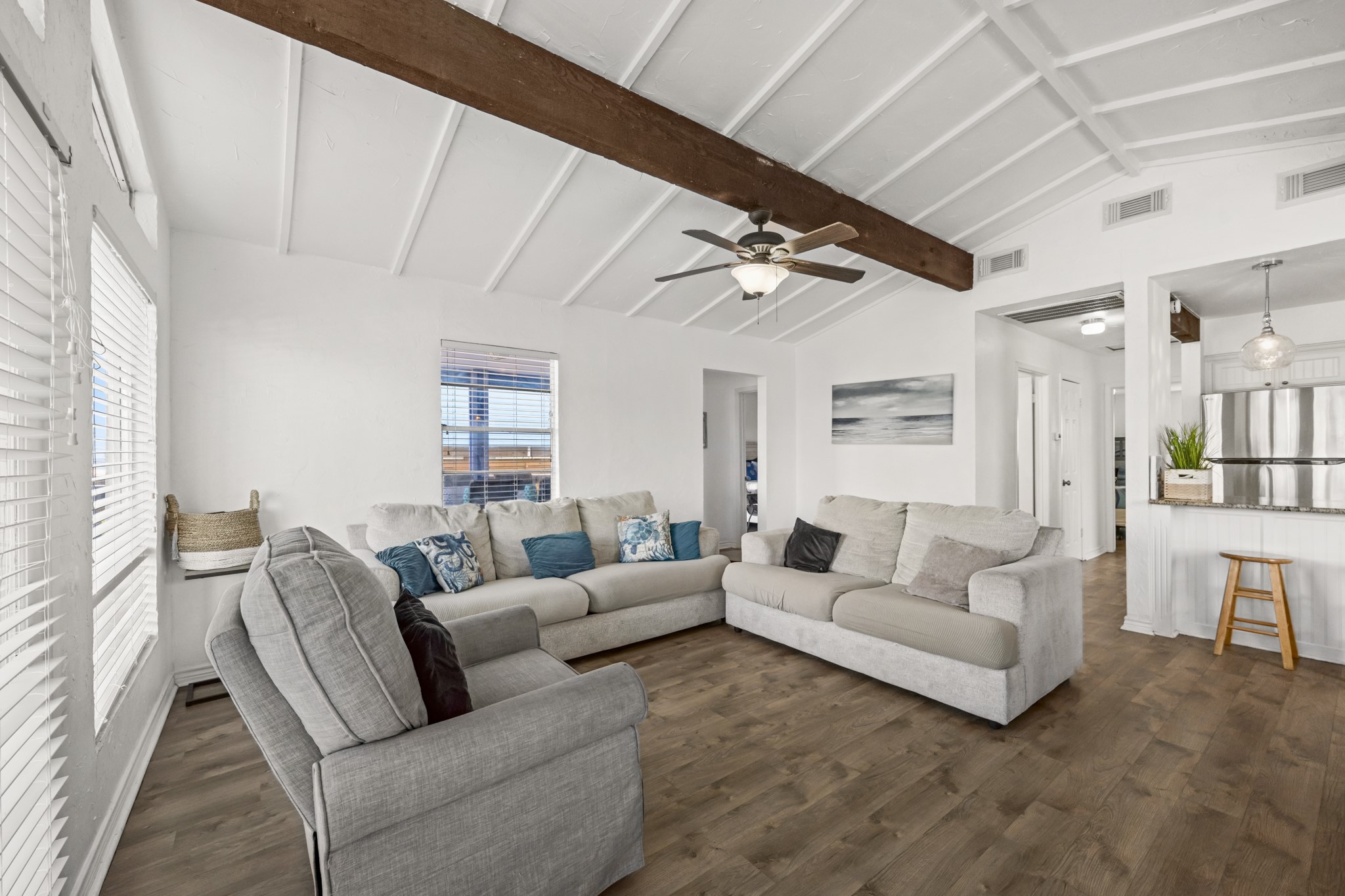 12927 Buccaneer Parkway Property Photo 3