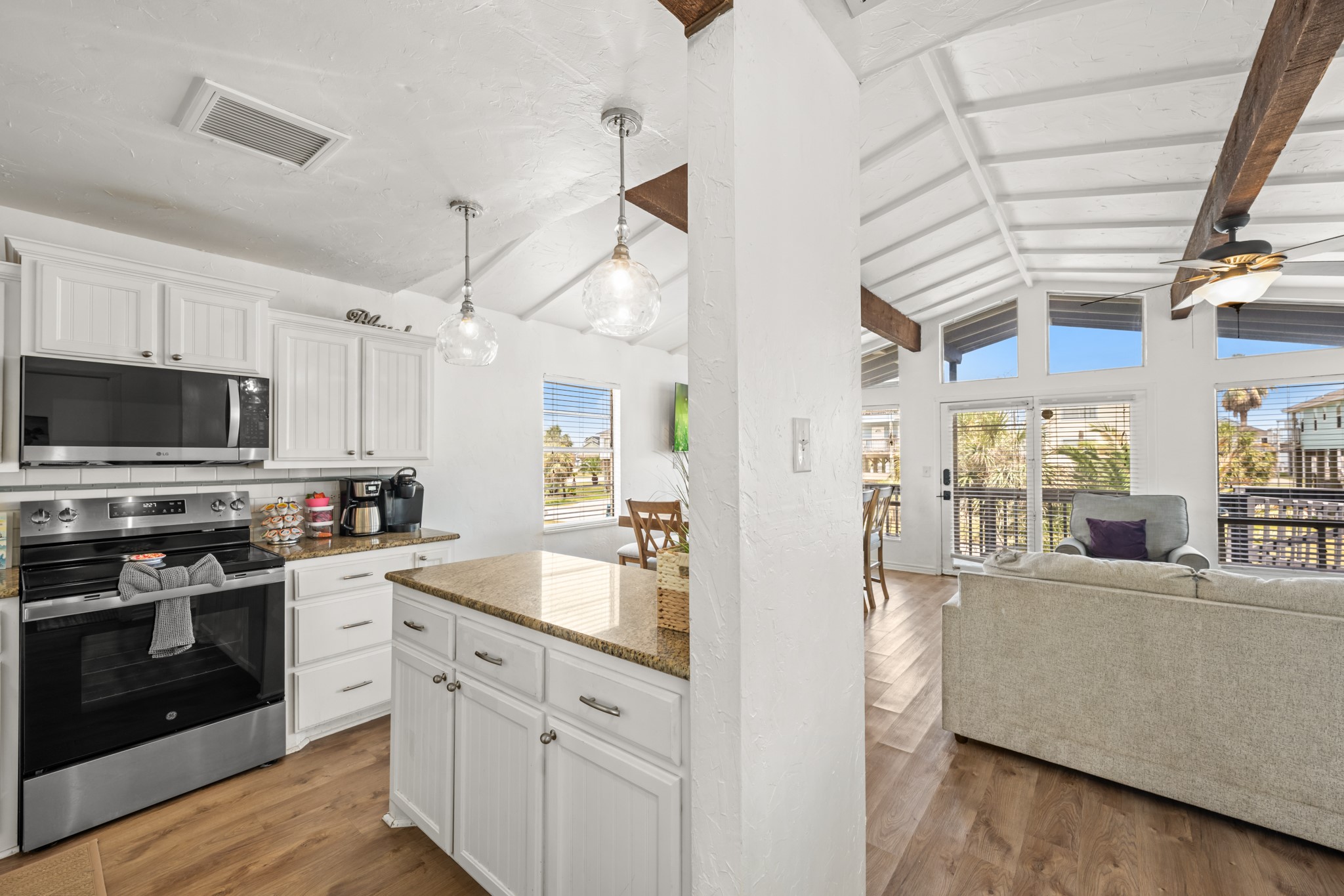 12927 Buccaneer Parkway Property Photo 13