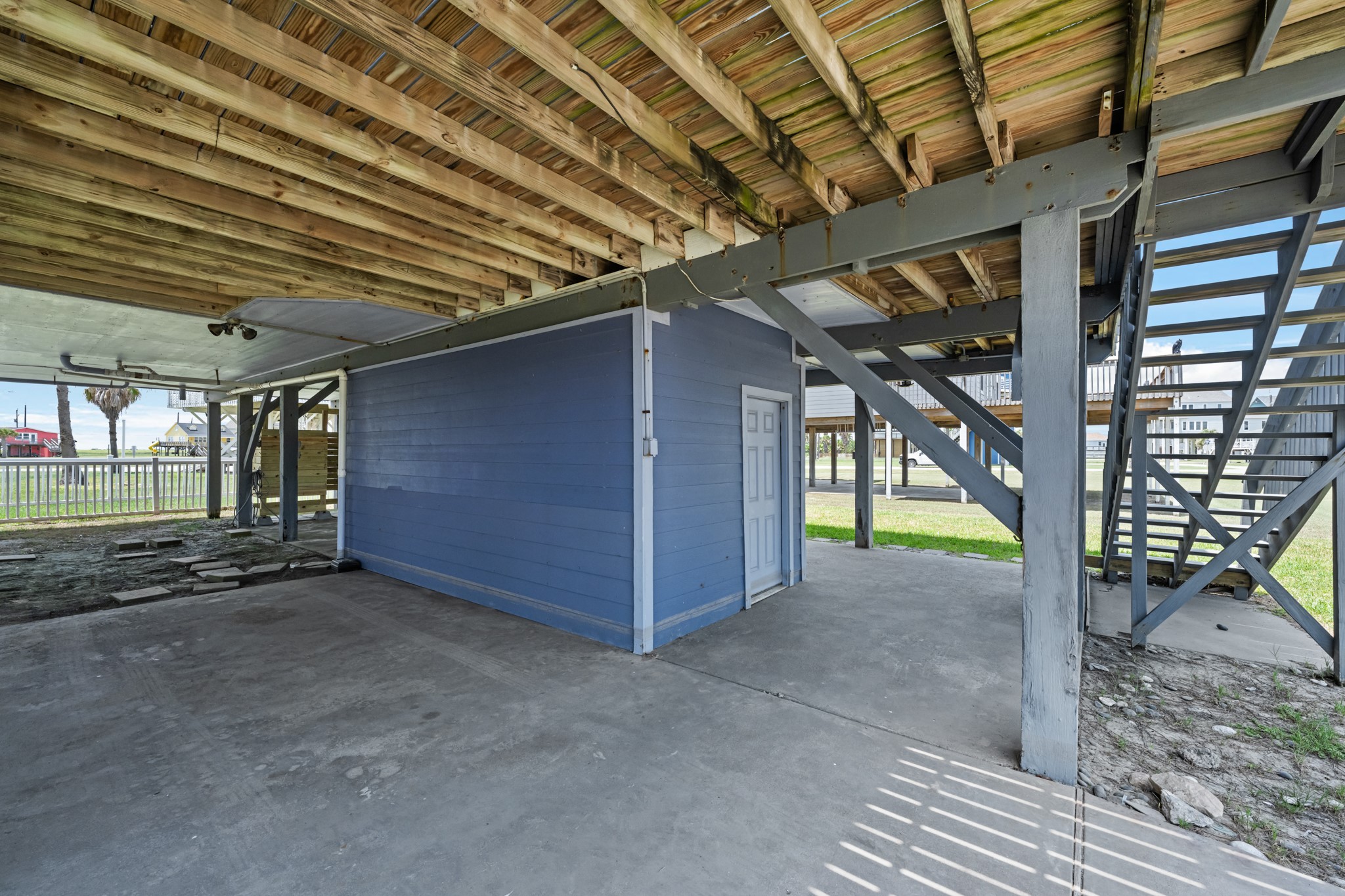 12927 Buccaneer Parkway Property Photo 31