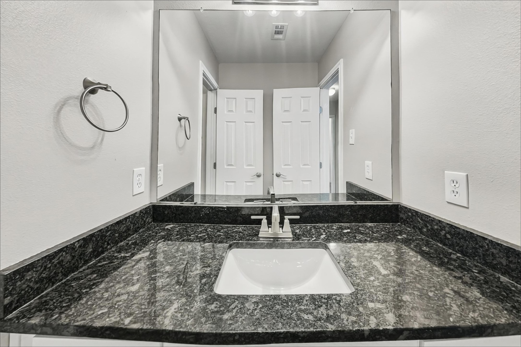 13319 Ambrosa Drive Property Photo 11