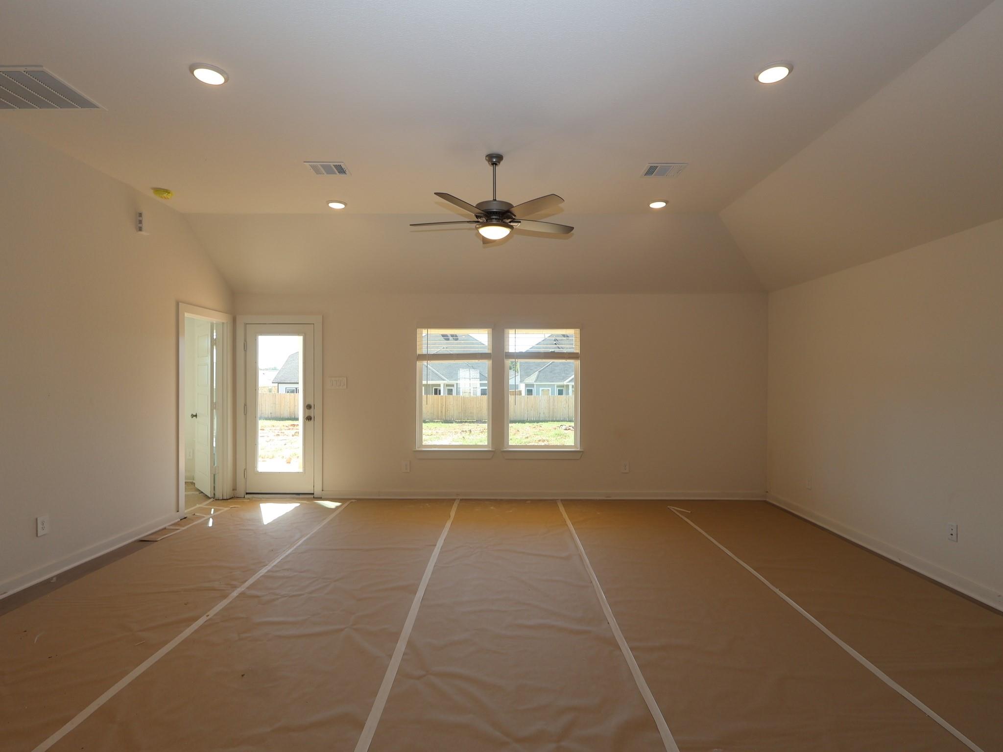 922 Garden Path Drive, Willis Tx 77378 Property Photo 5
