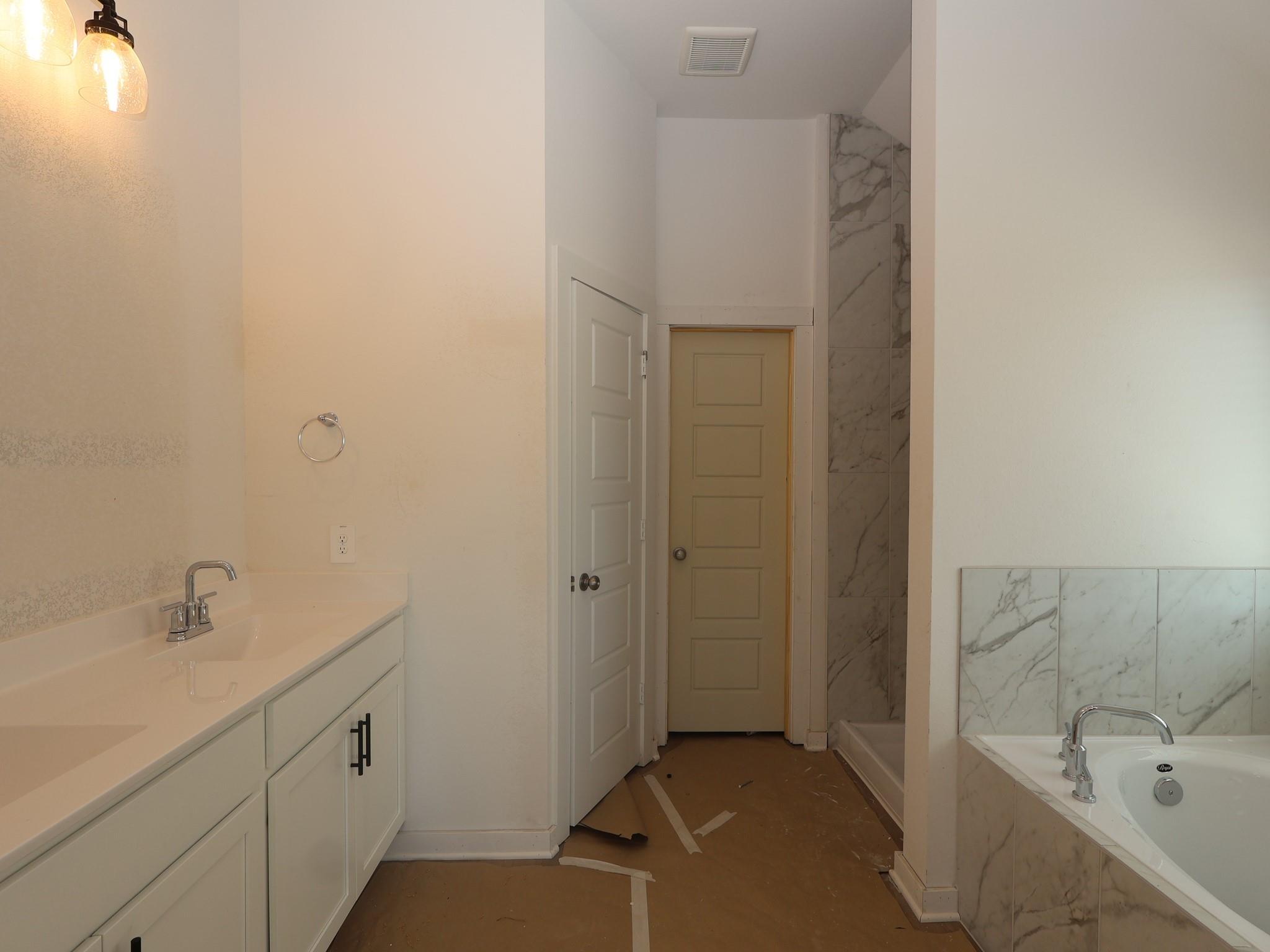 922 Garden Path Drive, Willis Tx 77378 Property Photo 9