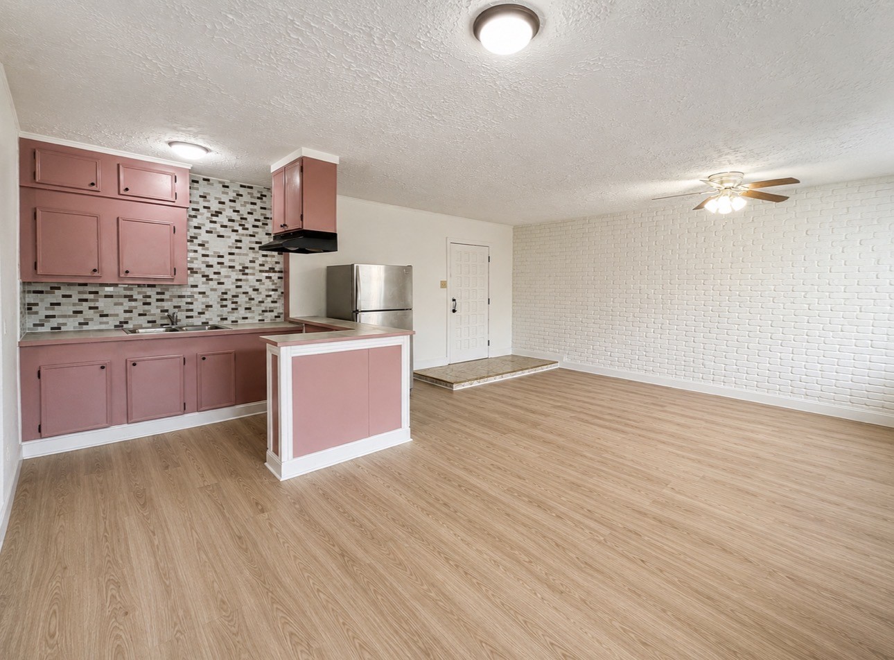 5526 Stonewall Street C Property Photo 2
