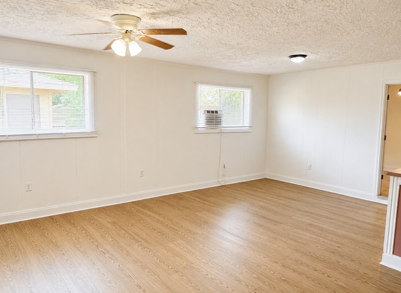 5526 Stonewall Street C Property Photo 4