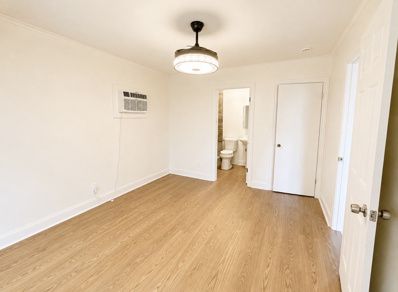 5526 Stonewall Street C Property Photo 6