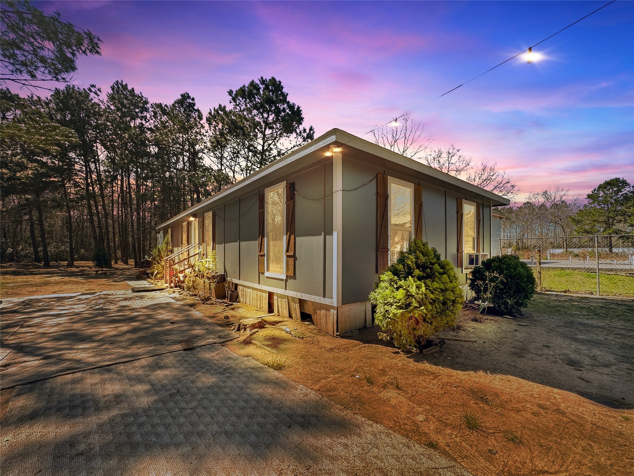 284 County Road 3405 Property Photo 1