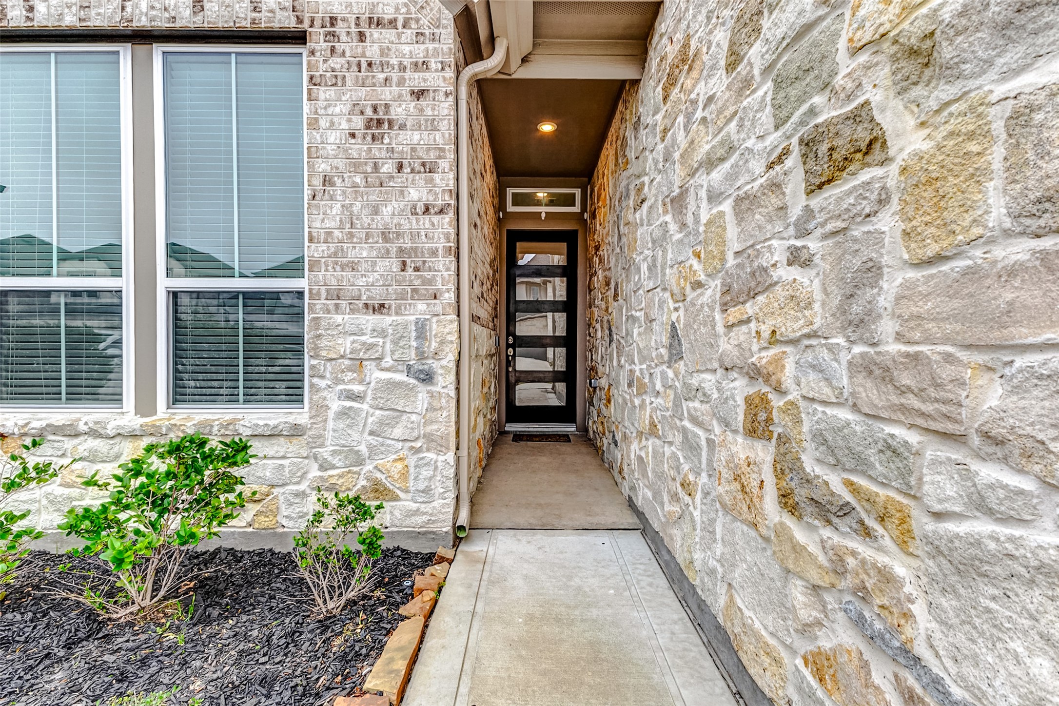 9414 Pilares Ridge Drive Property Photo 4