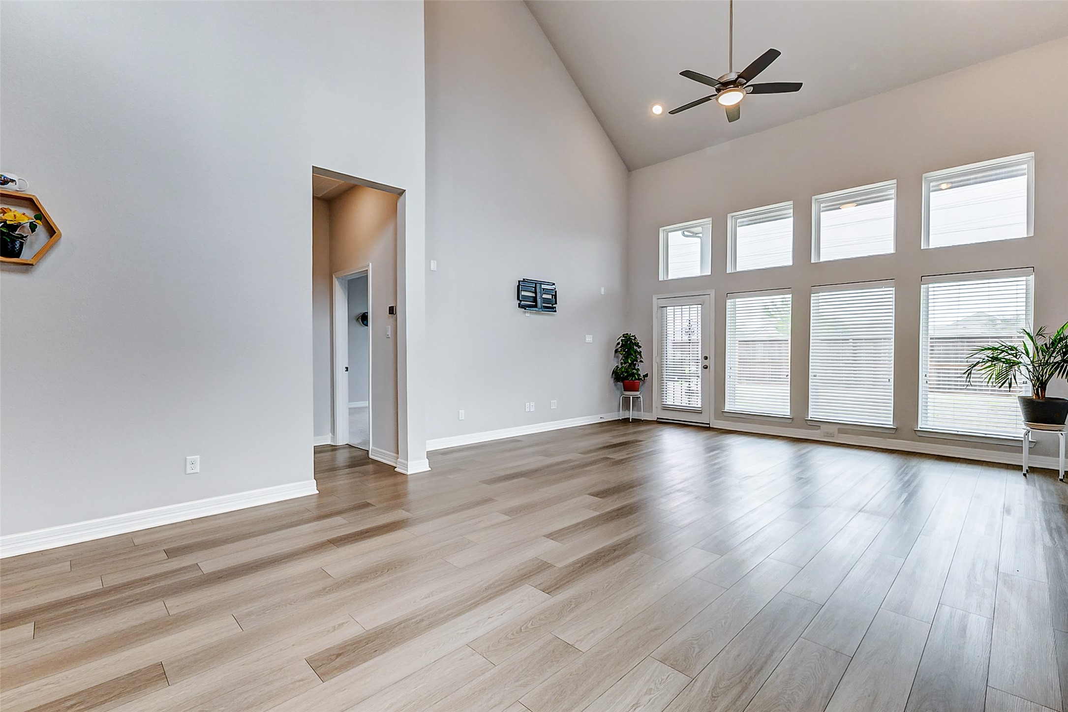 9414 Pilares Ridge Drive Property Photo 16