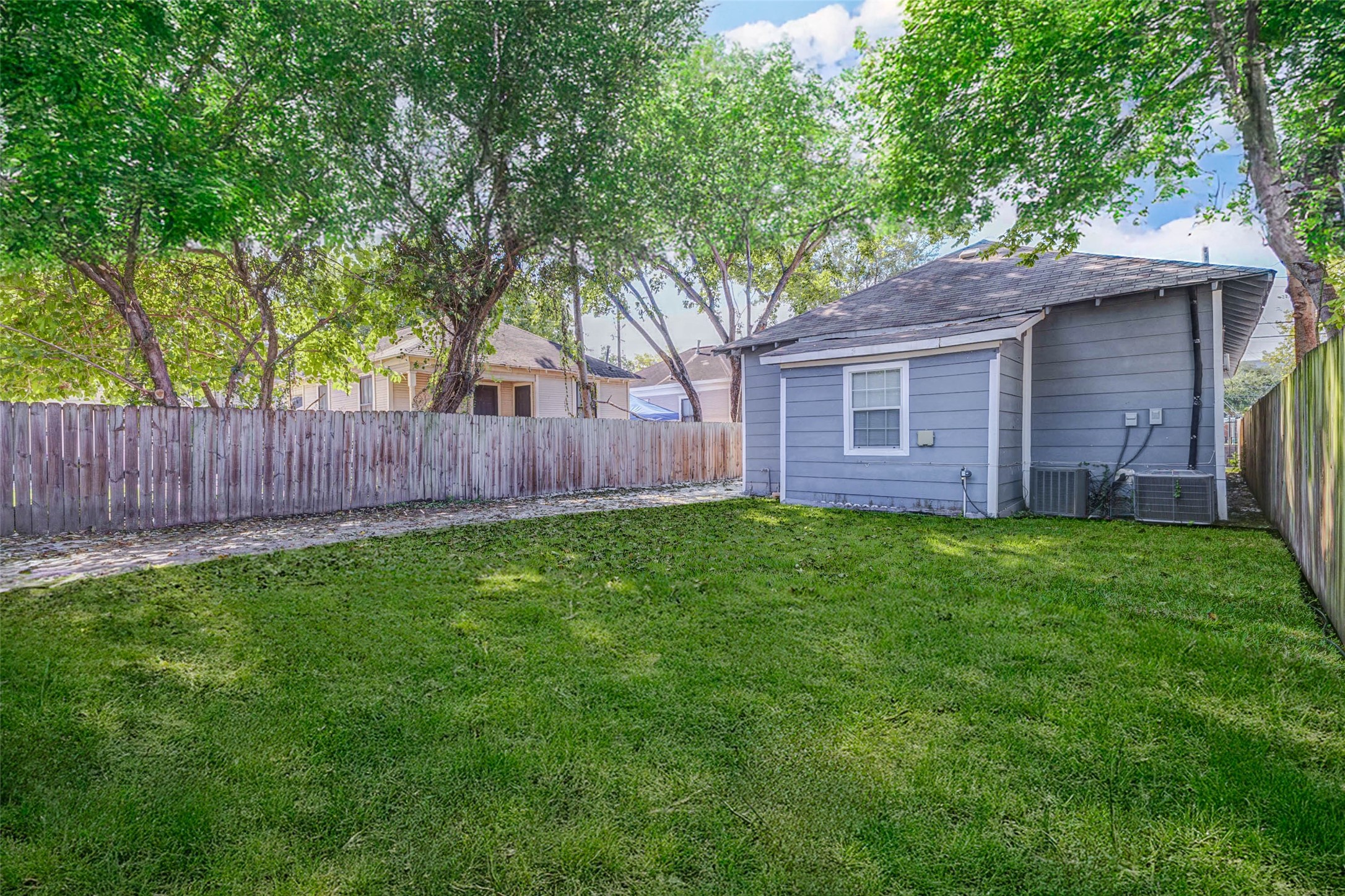 1606 Ruthven Property Photo 22