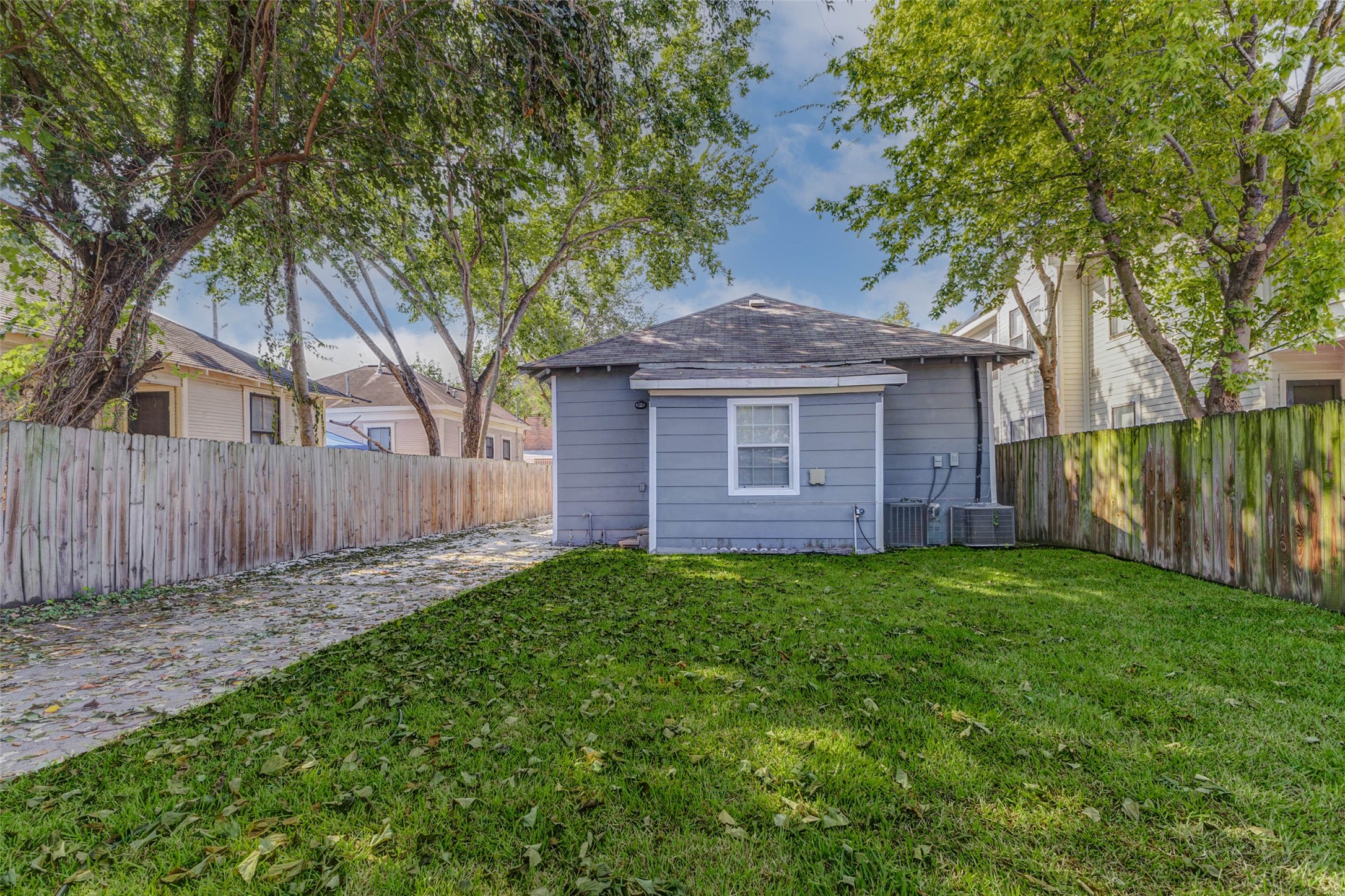 1606 Ruthven Property Photo 23