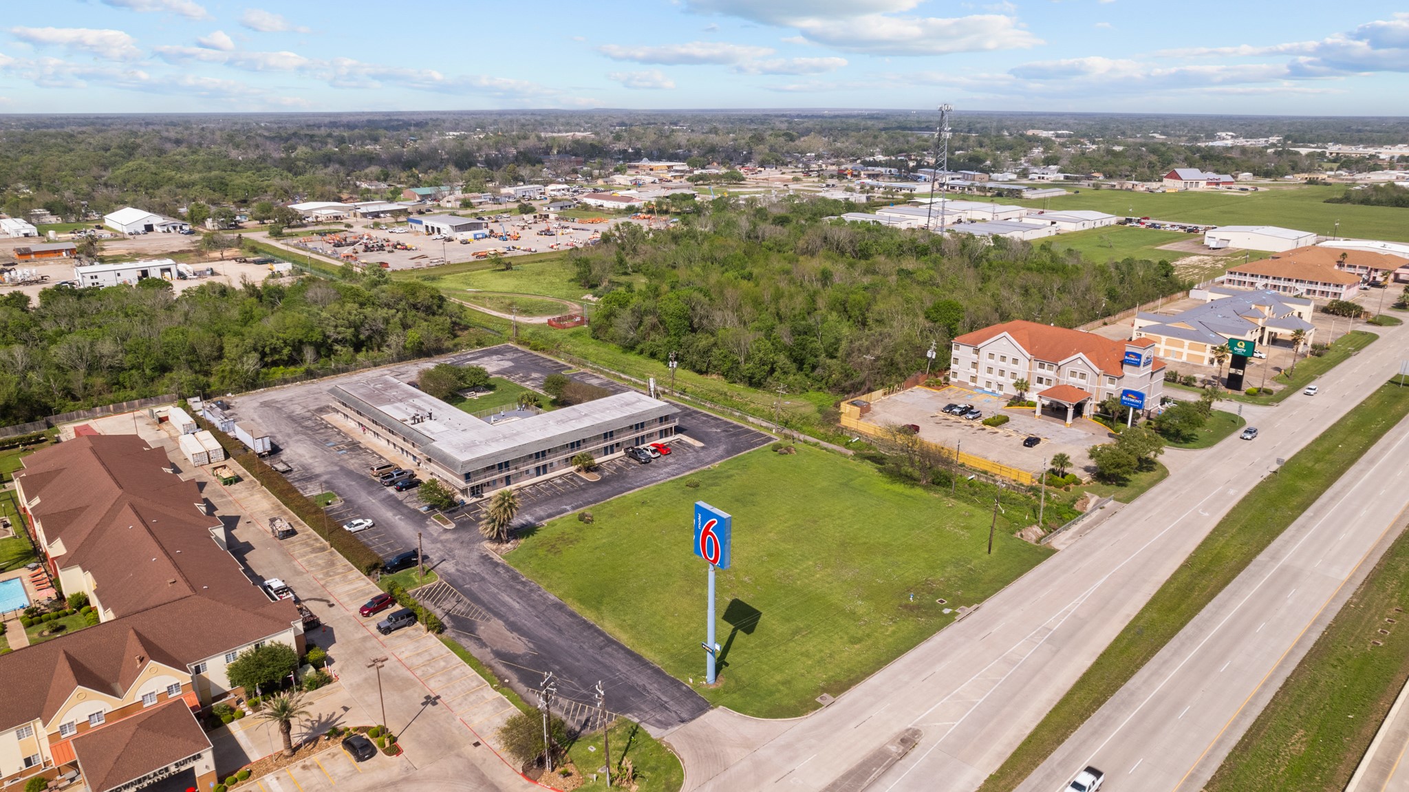 1000 Highway 332 Property Photo 2
