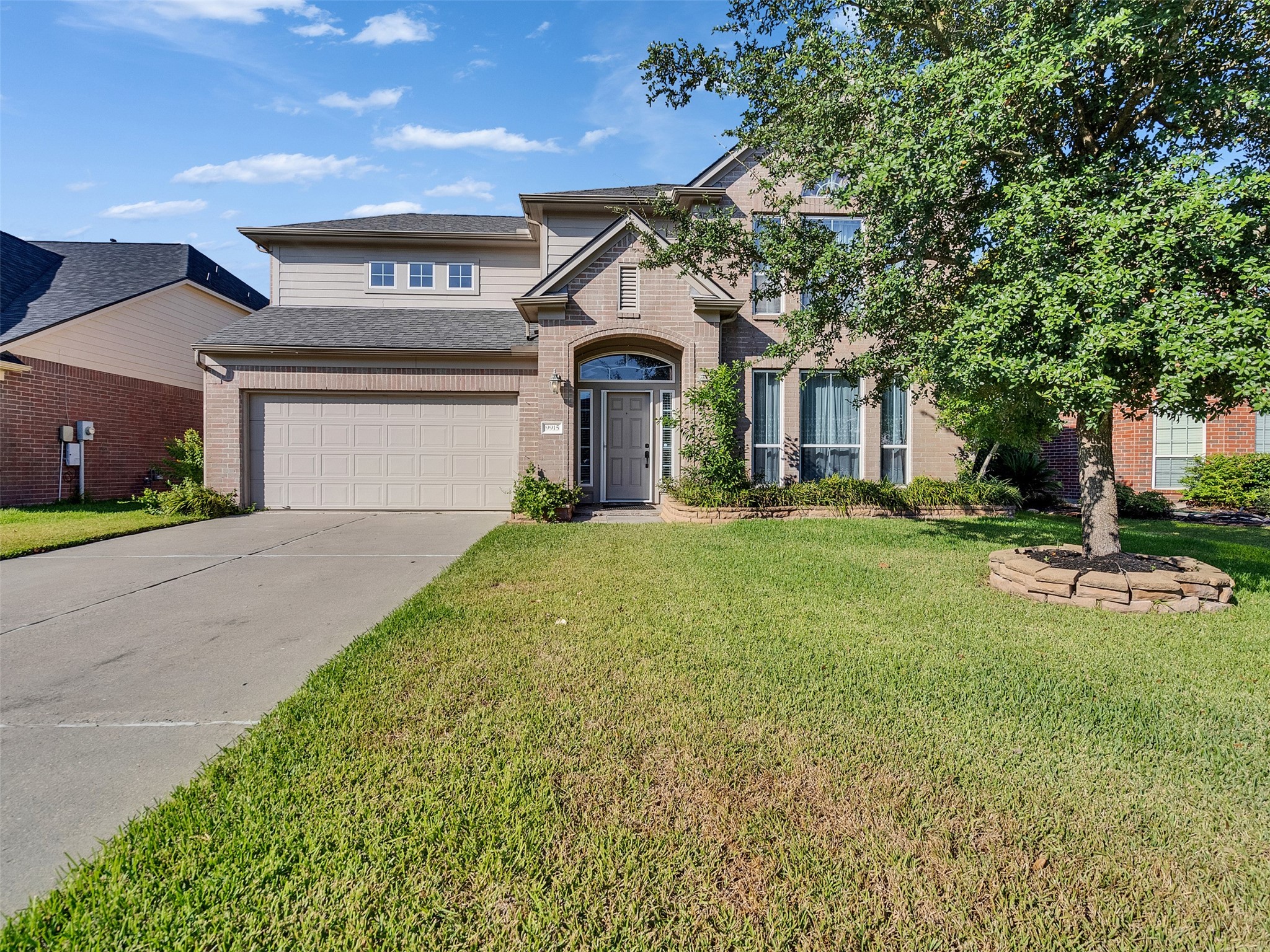 9915 Valance Way Property Photo 2