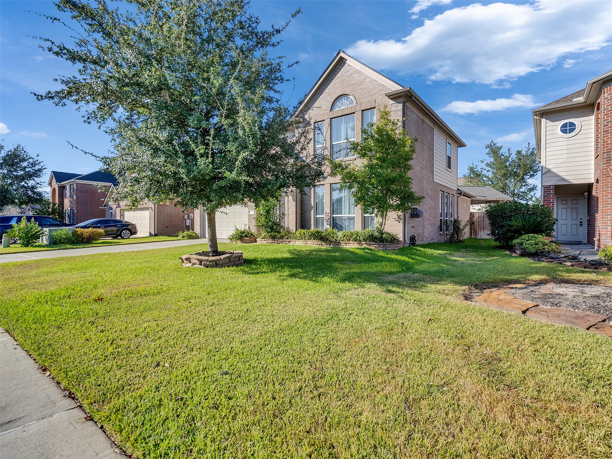9915 Valance Way Property Photo 4