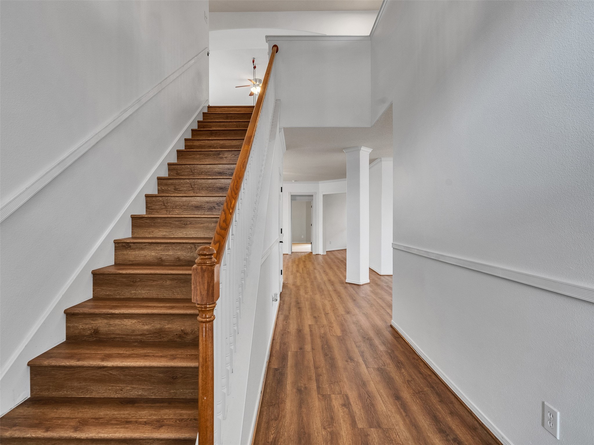 9915 Valance Way Property Photo 8