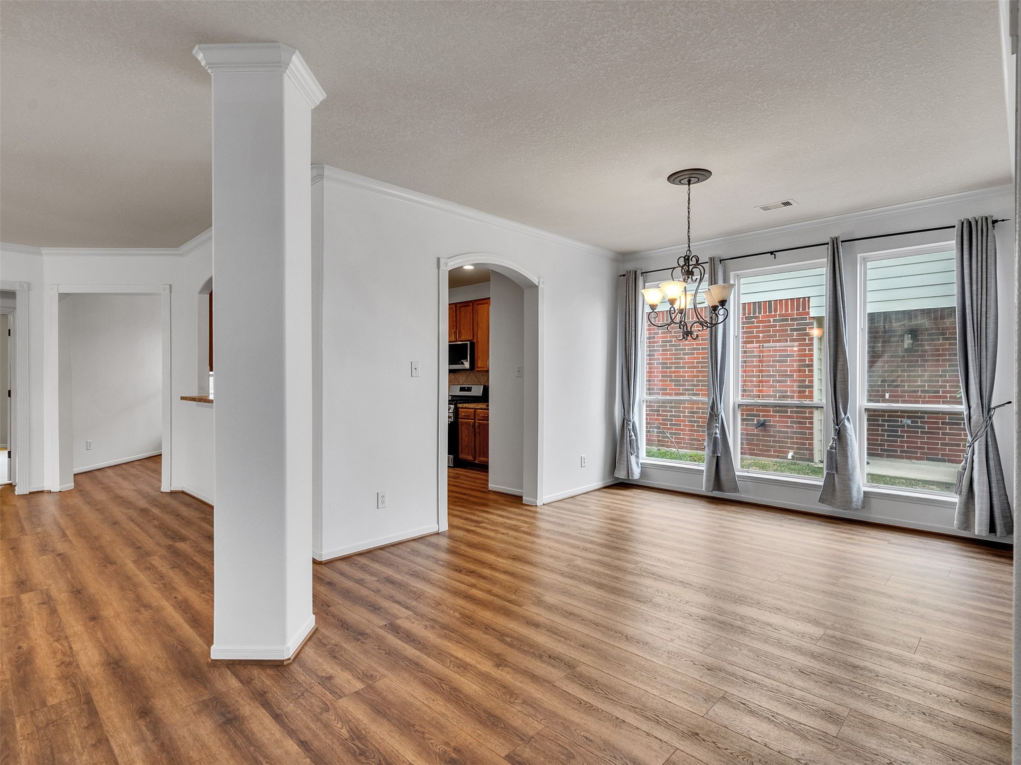 9915 Valance Way Property Photo 11
