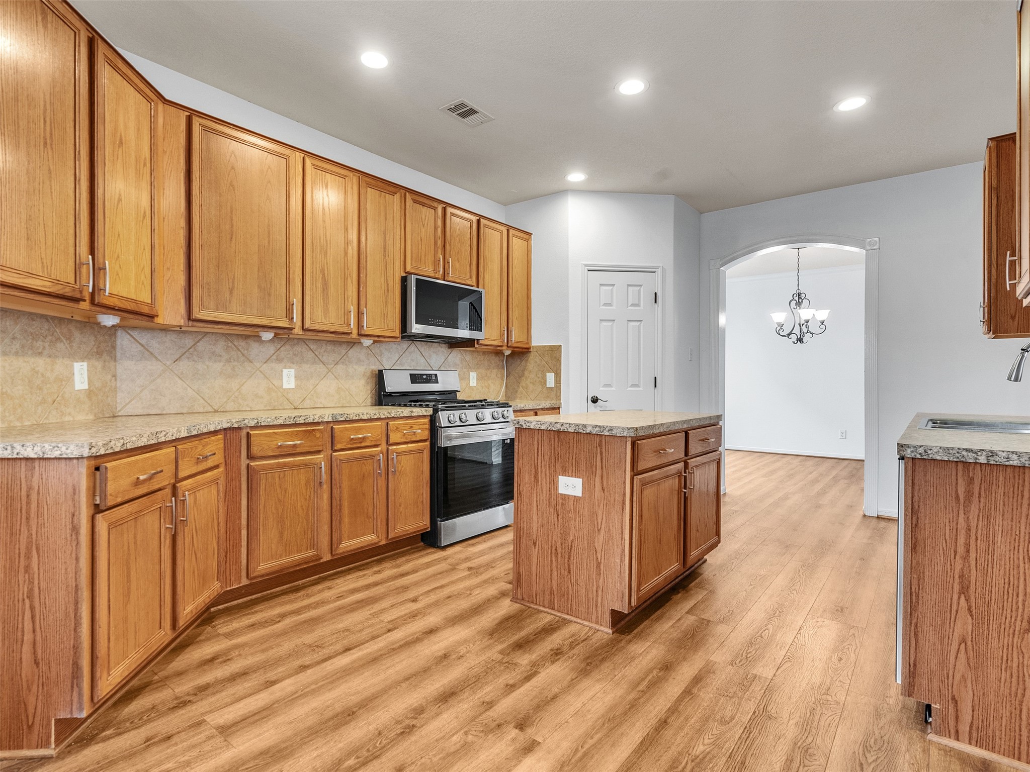 9915 Valance Way Property Photo 15