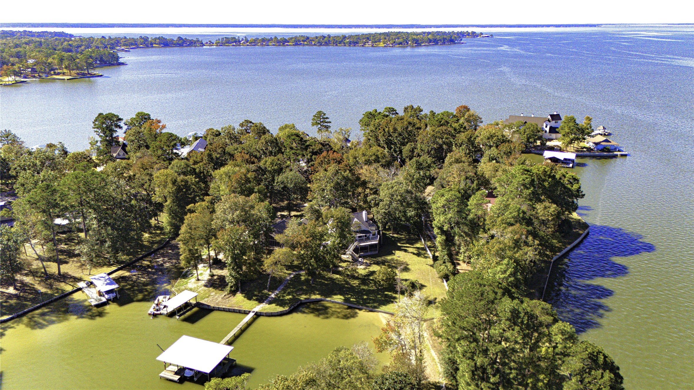 416 Island Dr Property Photo 1